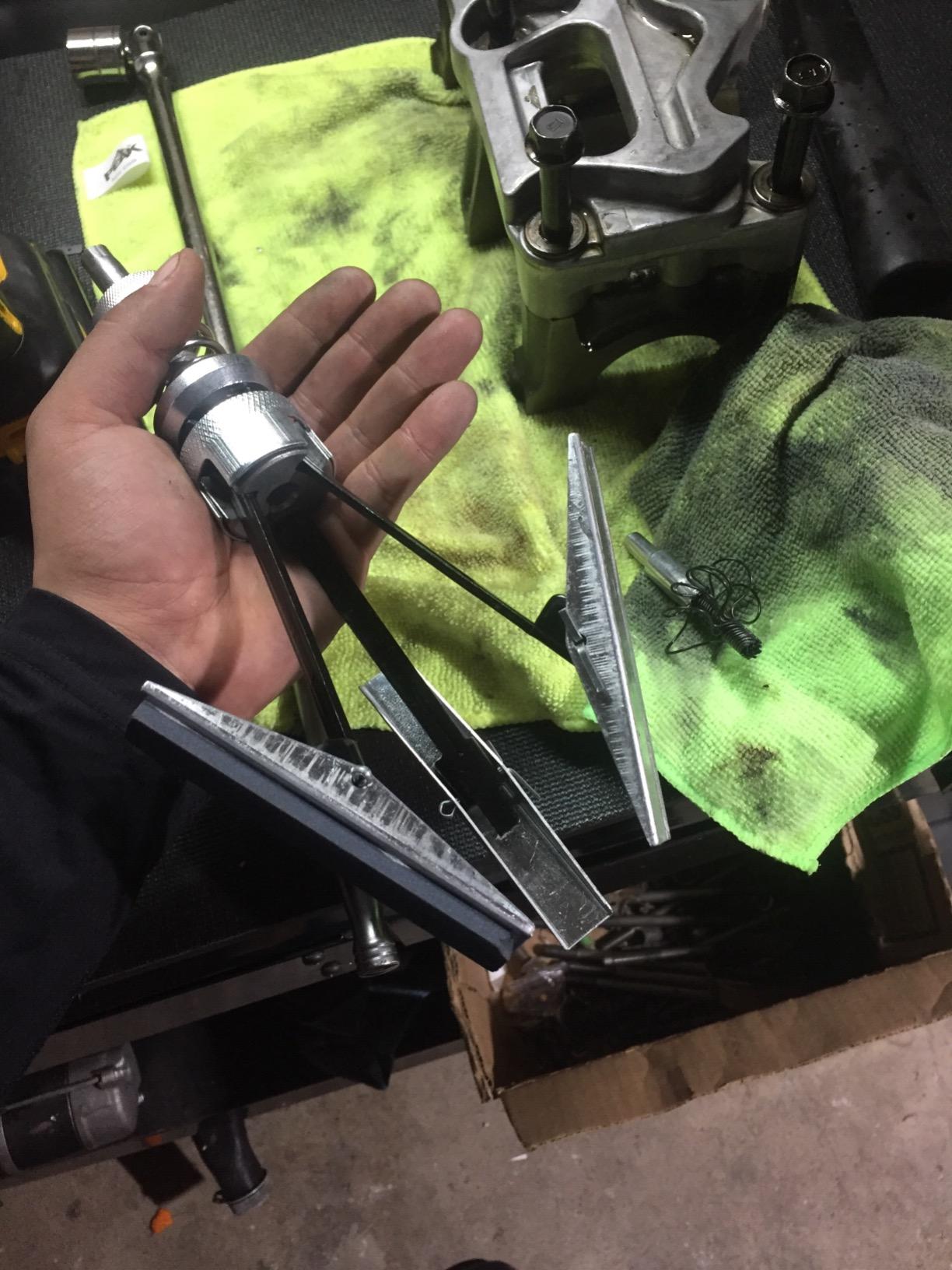 YOTOO Engine Cylinder Hone Tool Adjustable Deglazer 2