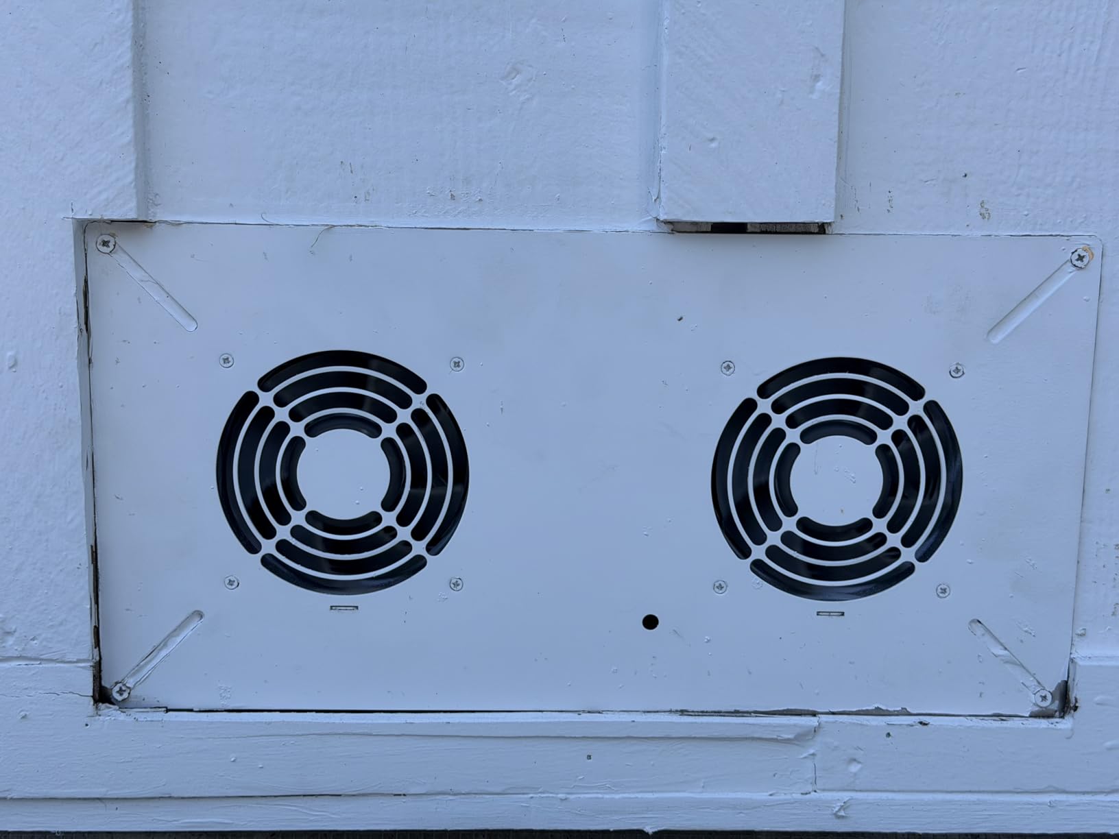 AC Infinity AIRTITAN T8, Crawlspace Basement Ventilator Fan. | With WiFi App-Compatible Temperature Humidity Controller, IP-55 Rated, Exhaust customer photo 1