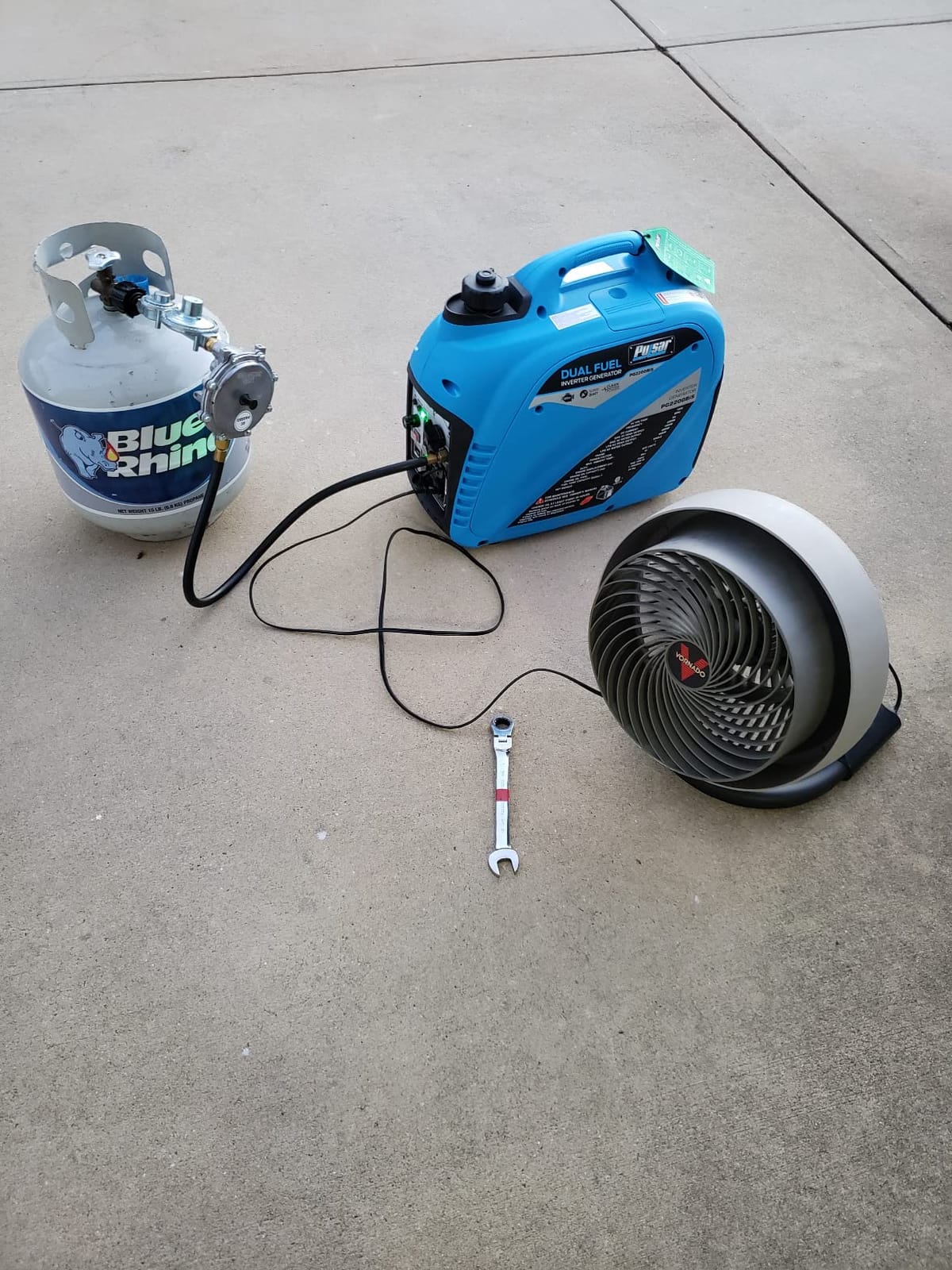 Pulsar 2,200W Portable Dual Fuel Quiet Inverter Generator with USB Outlet & Parallel Capability, CARB Compliant, PG2200BiS customer photo 2