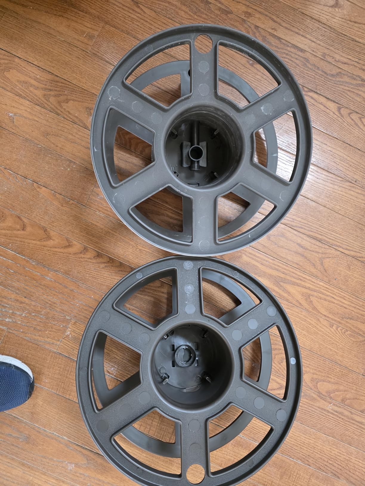 Liberty Basics 510 Wall Mount Hose Reel, Bronze customer photo 1