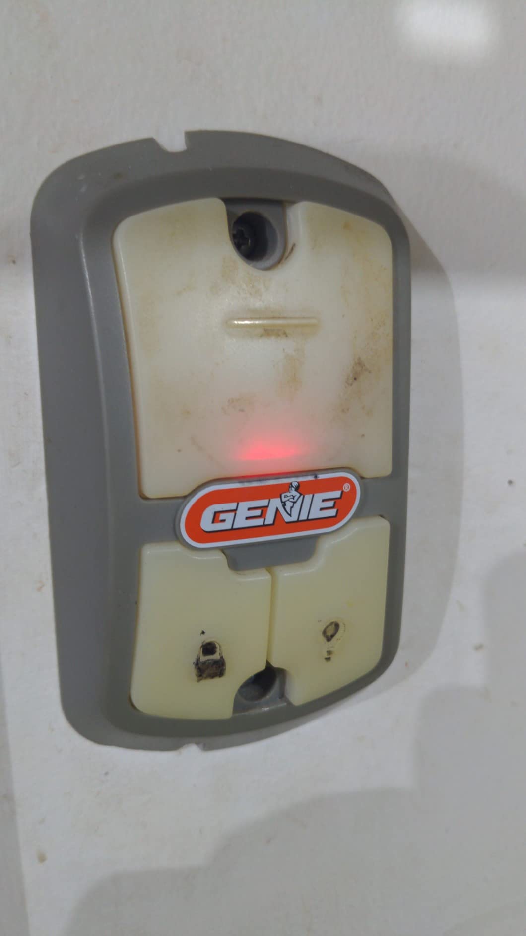 Genie SilentMax 1000 Garage Door Opener - Ultra-Quiet Belt Drive - Includes two 3-Button Pre-Programmed Remotes, Wall Console, Wireless Keypad, Safe T-Beams - Model 3042-TKH, 140V DC Motor customer photo 2