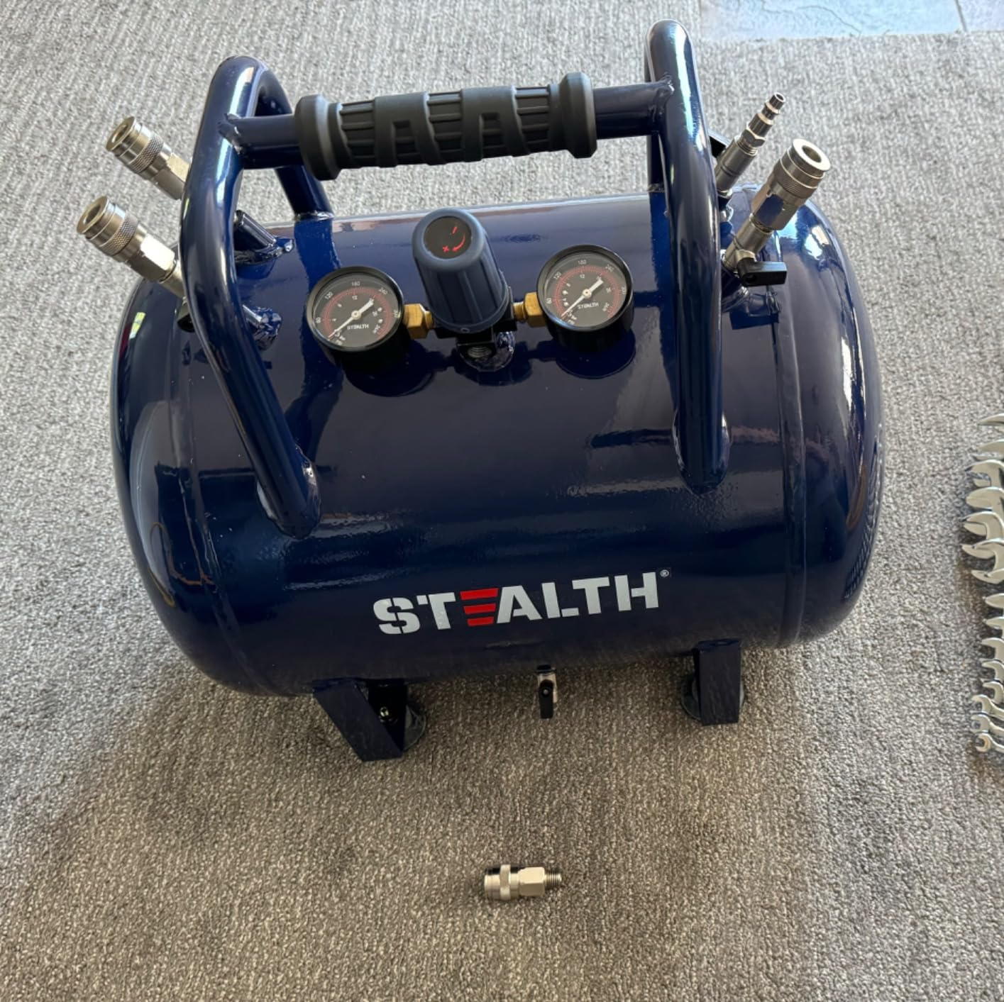 STEALTH Air Tank, High-Pressure 10-gallon Air Tank with Maximum 225PSI Pressure, 5 Quick Connect Couplers, Rubber Reinforced Handle Design (Blue, SAA-110T) customer photo 1