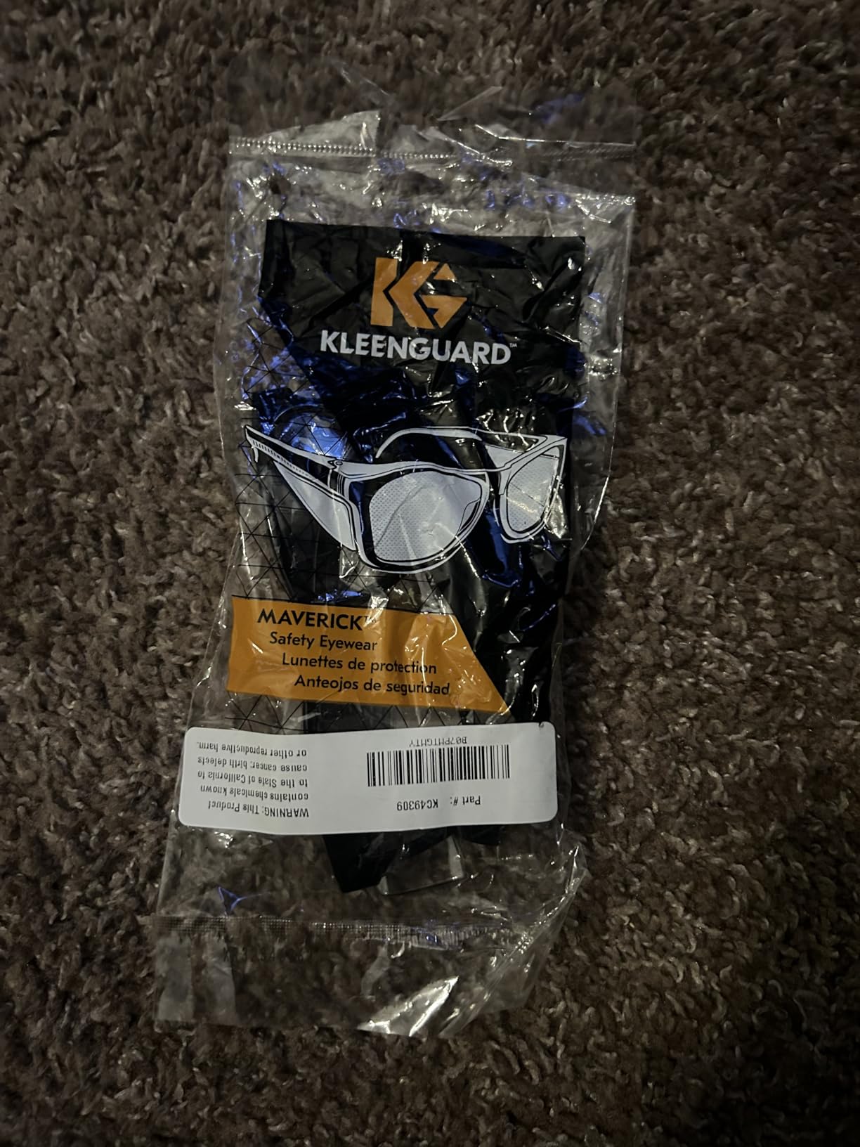 KleenGuard™ V30 Maverick Eye Protection (49309), with KleenVision™ Anti-Fog Coating, Clear Lenses, Black Frame customer photo 1