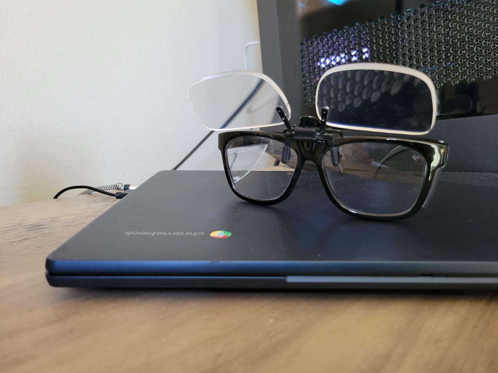 KleenGuard™ V30 Maverick Eye Protection (49309), with KleenVision™ Anti-Fog Coating, Clear Lenses, Black Frame customer photo 2