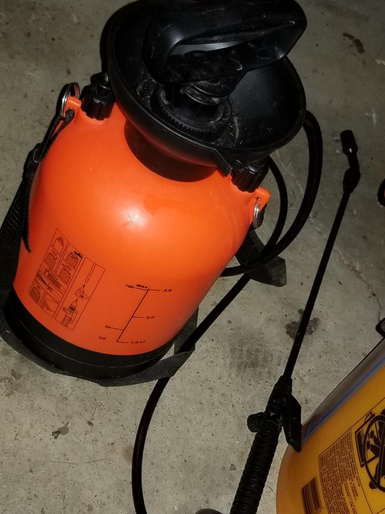 VIVOSUN 2-Gallon Pump Pressure Sprayer customer photo 1