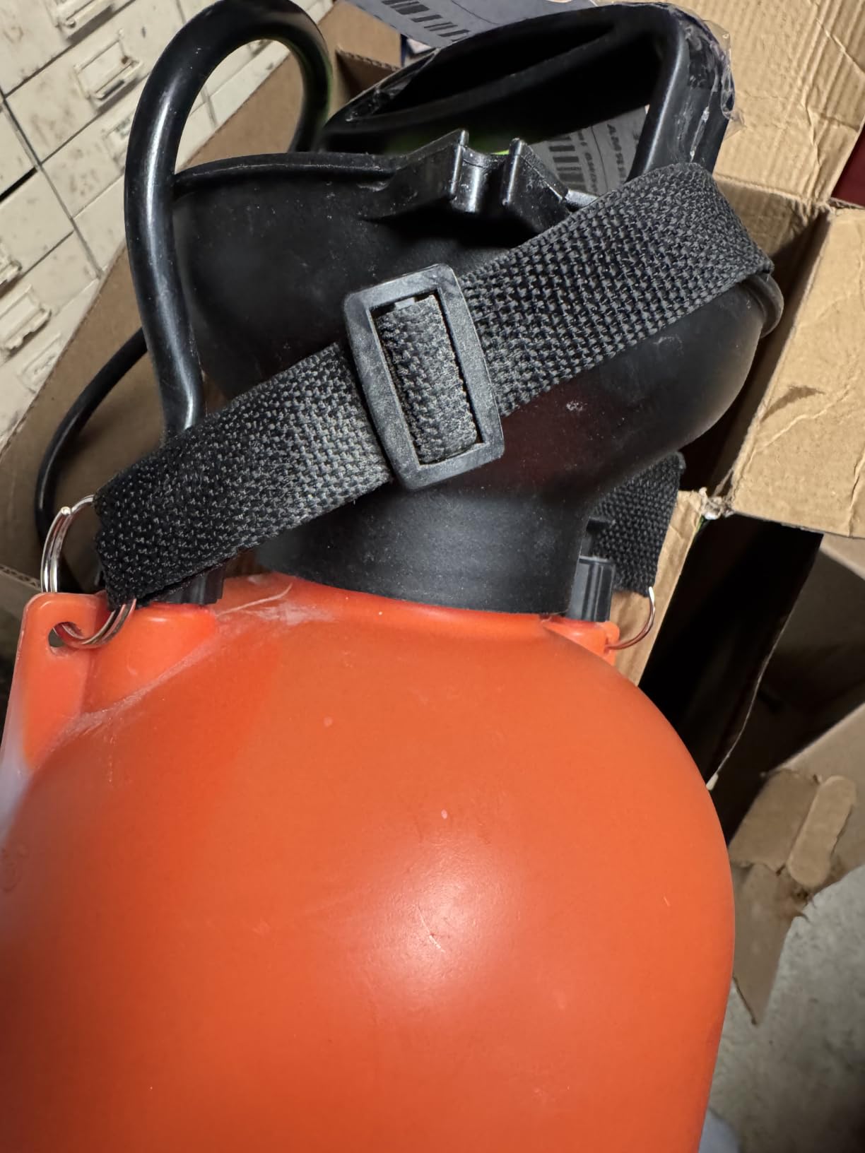 VIVOSUN 2-Gallon Pump Pressure Sprayer customer photo 2
