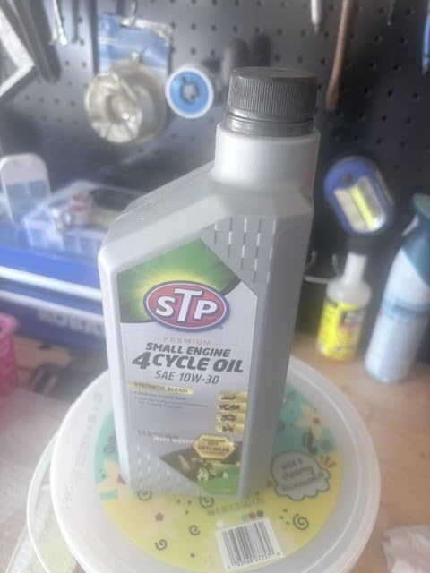 STP Premium Synthetic Blend 4 Cycle Small Engine Oil, SAE 10w30 Motor Oil for Lawnmowers, Generators, Tractors, Snow Blowers, and More, 32 fl oz customer photo 2