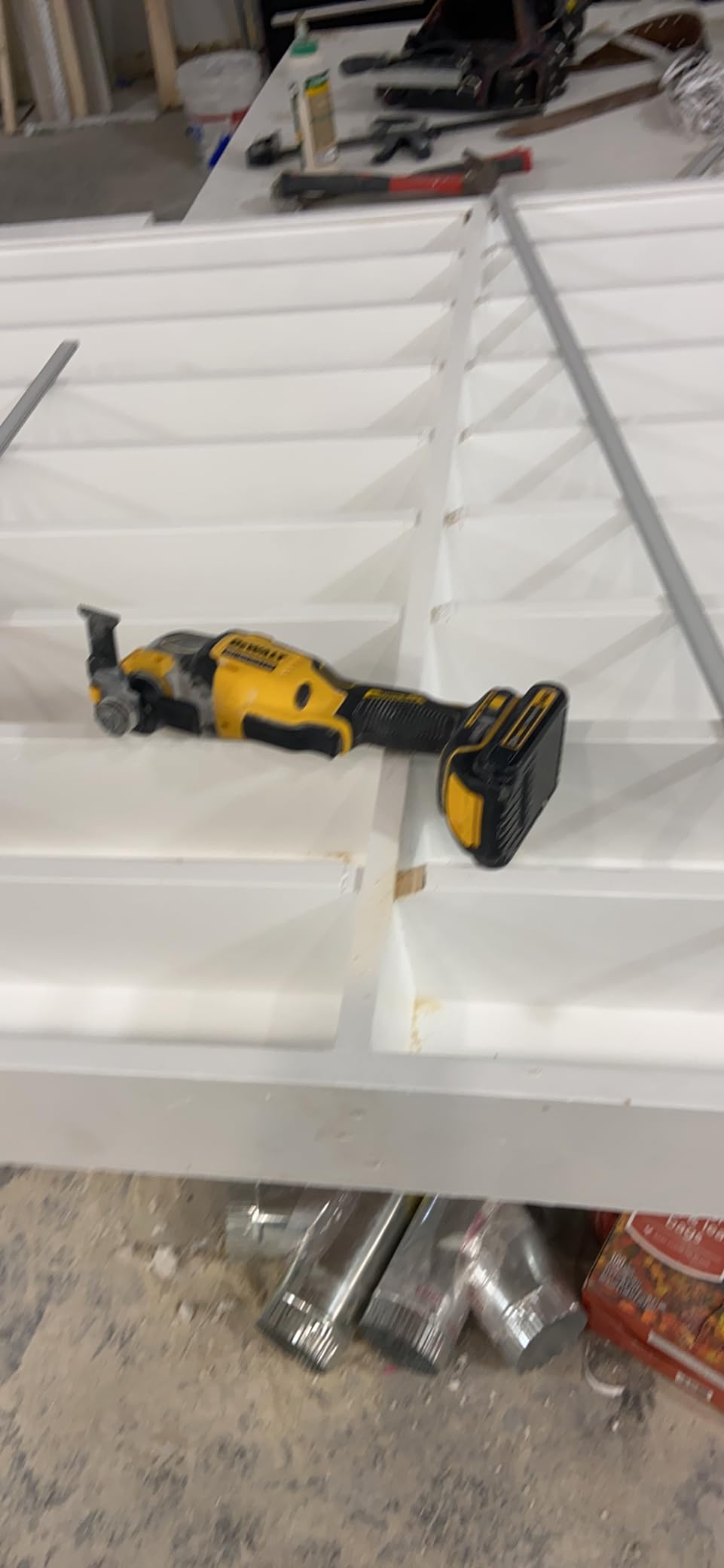DEWALT atomic 20V MAX* Oscillating Tool, Cordless, Oscillating, Tool only (DCS354B), 1 item package quantity, Color Multi customer photo 2