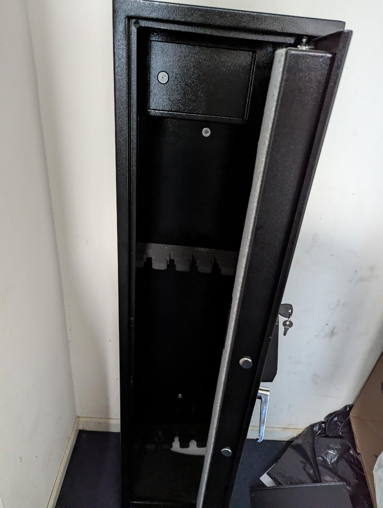 BBRKIN Large Rifle Safe, Long Gun Safe for Rifle Shotgun for Home, Quick Access 5-6 Gun Storage Cabinet with a Handgun Lock Box and a Removable Shelf, Silent Mode(PIN Code Version) customer photo 1