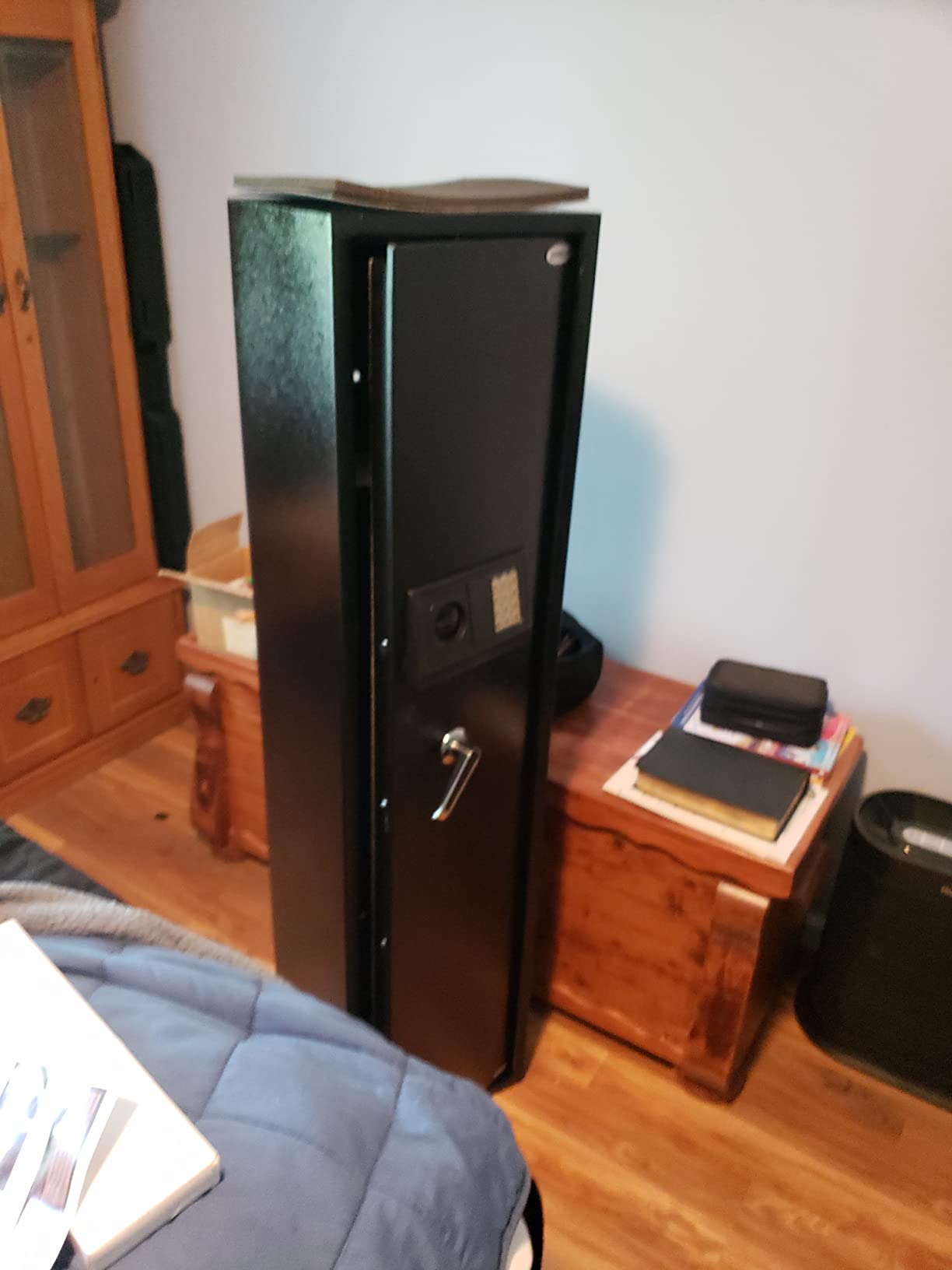 BBRKIN Large Rifle Safe, Long Gun Safe for Rifle Shotgun for Home, Quick Access 5-6 Gun Storage Cabinet with a Handgun Lock Box and a Removable Shelf, Silent Mode(PIN Code Version) customer photo 2