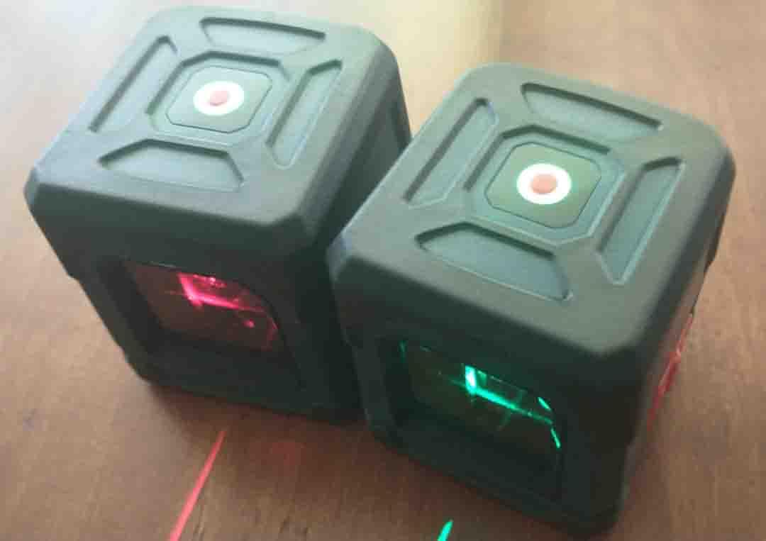 Laser Level, RockSeed Cross Line Laser with Self-Leveling, Vertical and Horizontal Line, Rotatable 360 Degree, Carrying Pouch, Battery Included (Not Tripod) customer photo 1