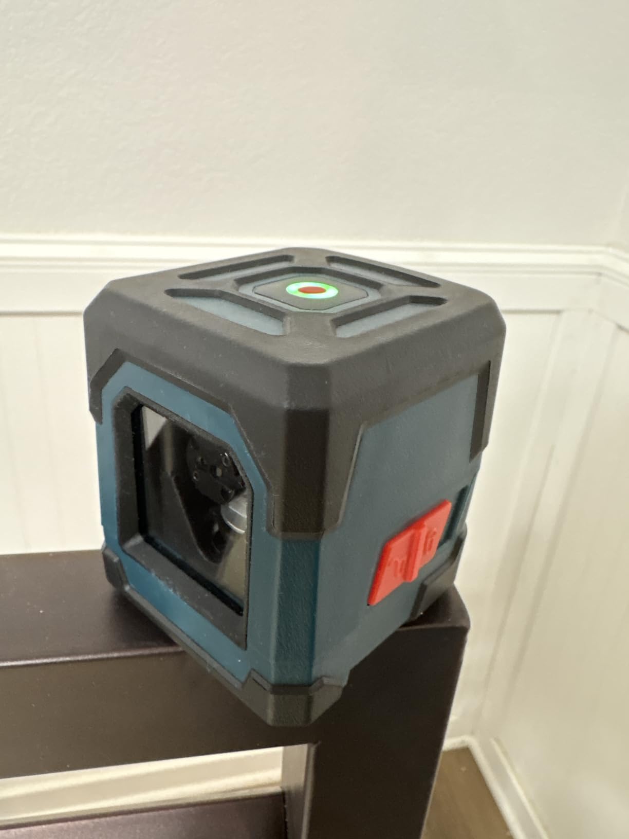 Laser Level, RockSeed Cross Line Laser with Self-Leveling, Vertical and Horizontal Line, Rotatable 360 Degree, Carrying Pouch, Battery Included (Red) customer photo 2