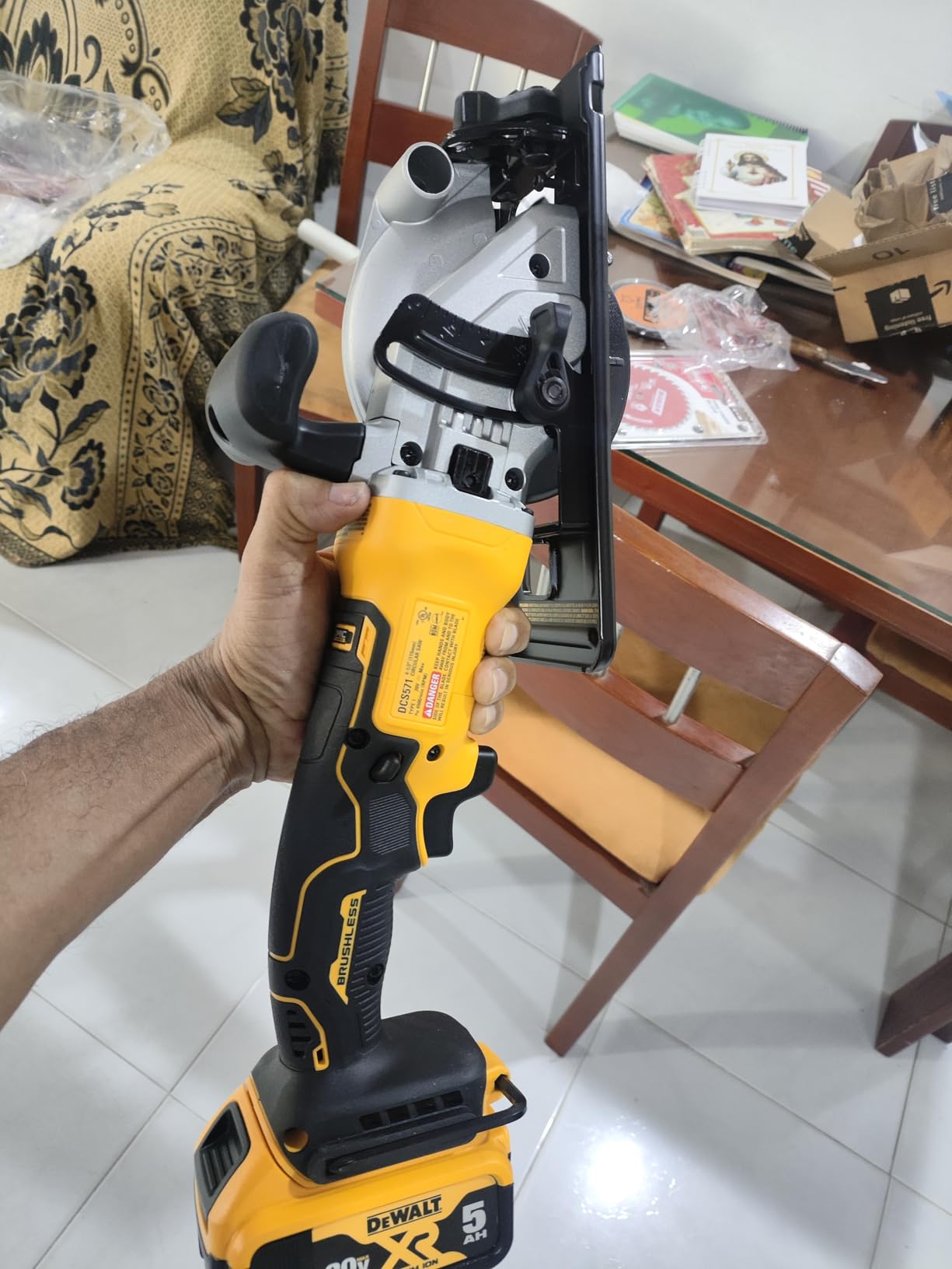 DEWALT ATOMIC 20V MAX* Circular Saw, 4-1/2-Inch, Tool Only (DCS571B) customer photo 1