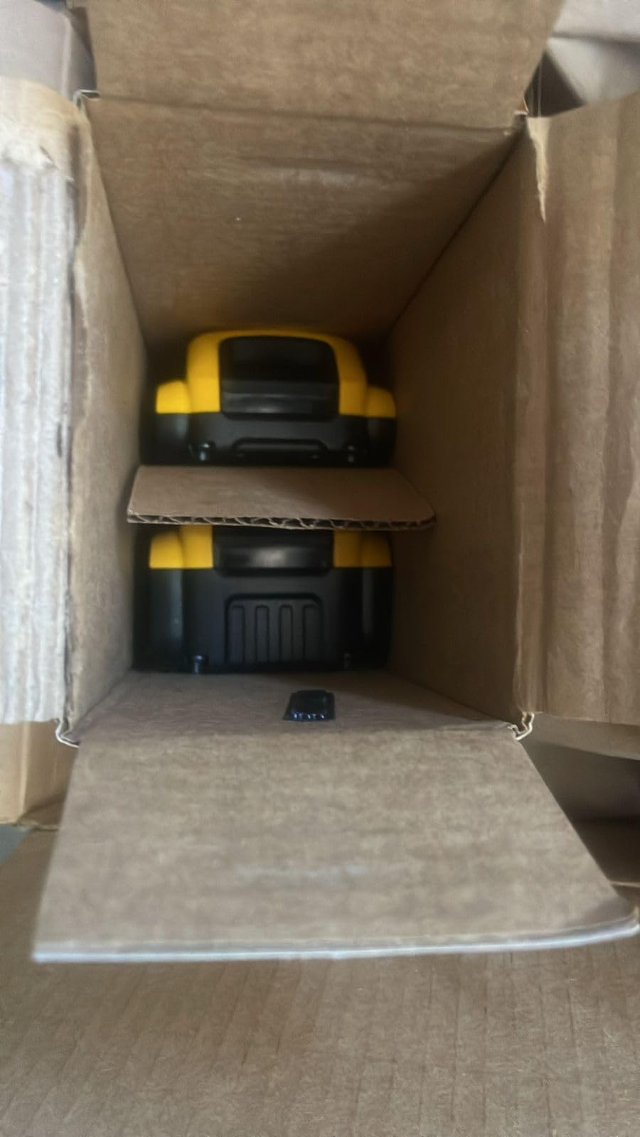 DEWALT 20V MAX Lithium Ion Battery, 2 Ah and 4 Ah, 4-Pack, Fuel Gauge LED Charge Indicators (DCB324-4) customer photo 1