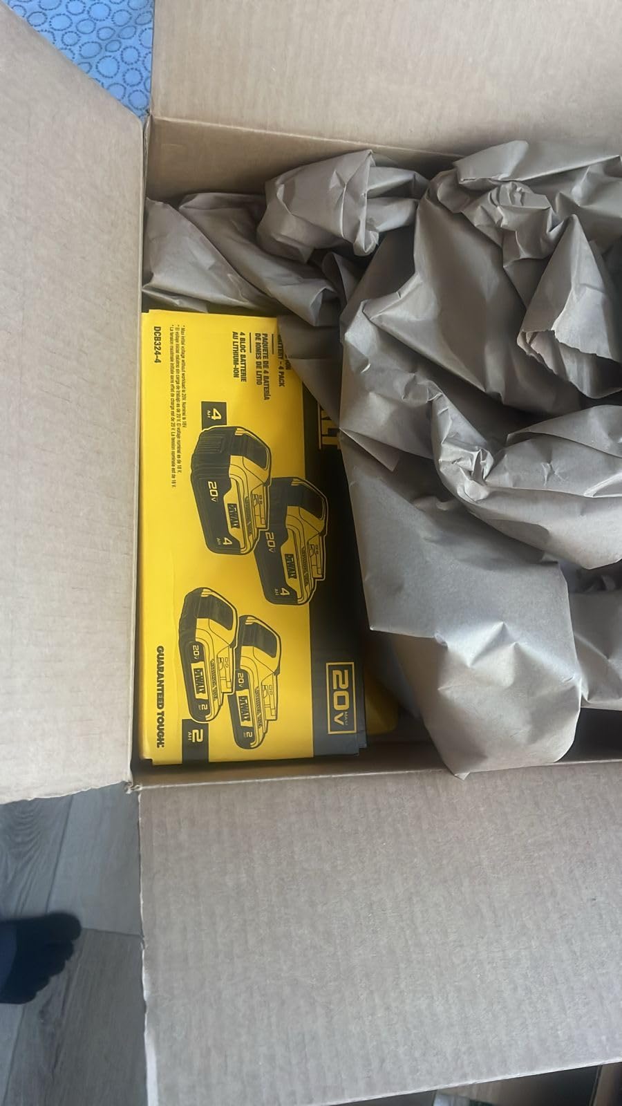 DEWALT 20V MAX Lithium Ion Battery, 2 Ah and 4 Ah, 4-Pack, Fuel Gauge LED Charge Indicators (DCB324-4) customer photo 2