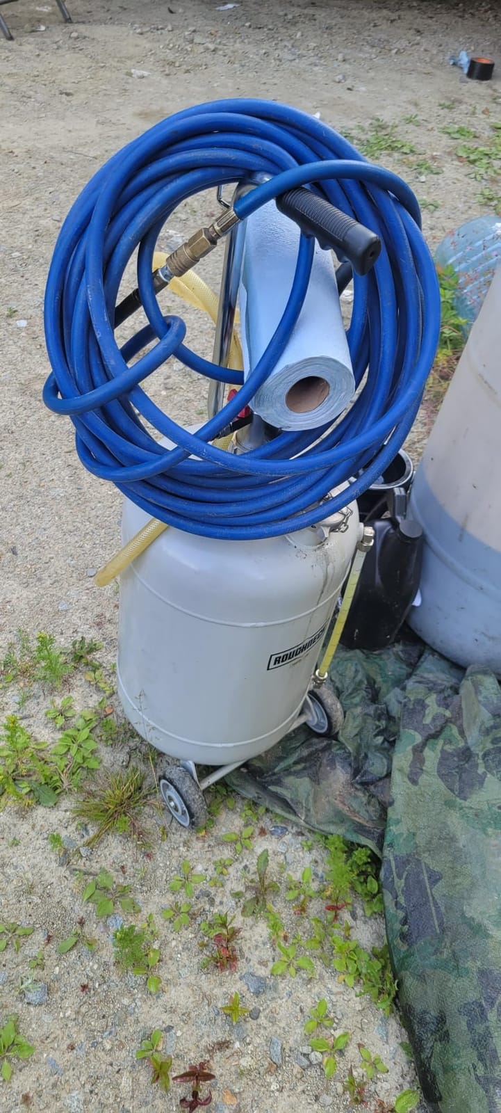 Roughneck Air-Operated Oil Dispenser, 8-Gallon, 145 PSI customer photo 1