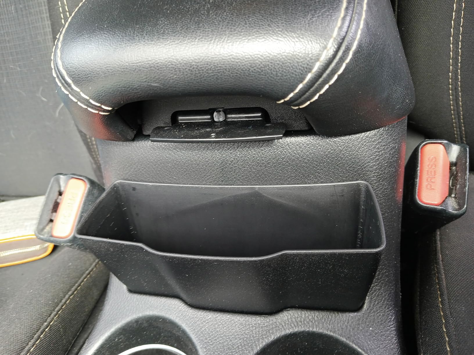 JeCar Center Console Organizer Tray Storage Tray Armrest Storage Organizer Accessories Compatible with Jeep Cherokee 2014-2019 customer photo 2
