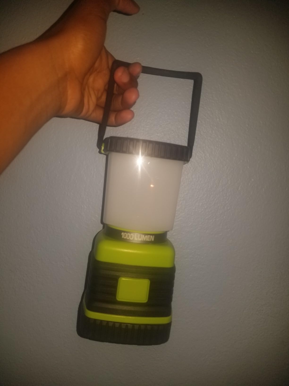 Consciot 1000LM Battery Powered LED Camping Lantern, 4 Light Mode, Dimmable customer photo 1