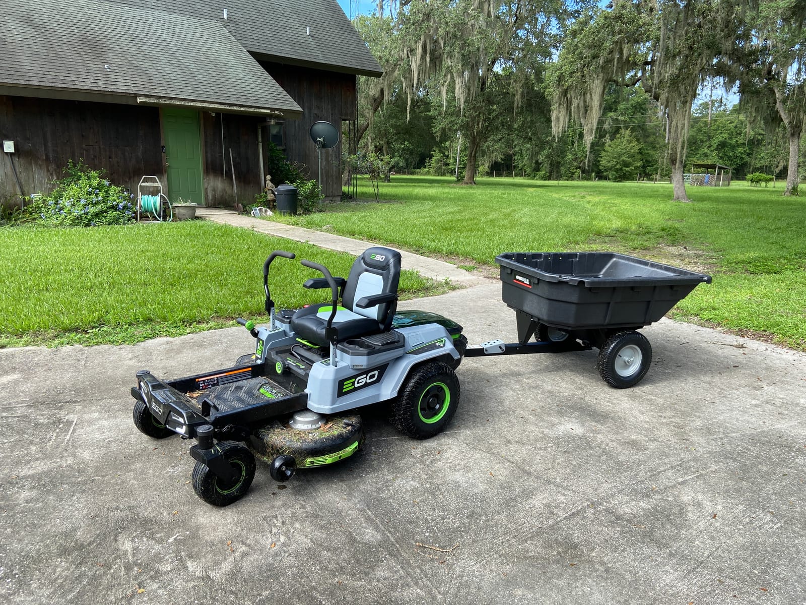 Ohio Steel 1000P-SD Poly Swivel Dump Cart, 15 cu.ft., 1000 lb Load Capacity customer photo 1