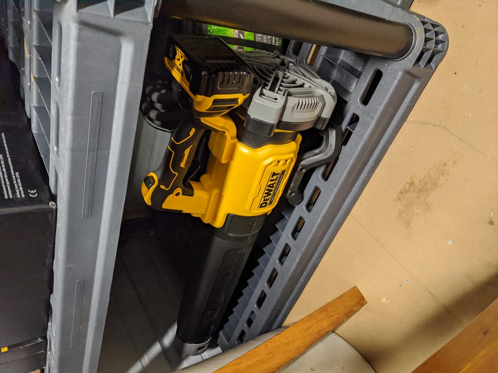 DEWALT 20V MAX* XR Leaf Blower, 125-MPH, 450-CFM (DCBL722P1) customer photo 1