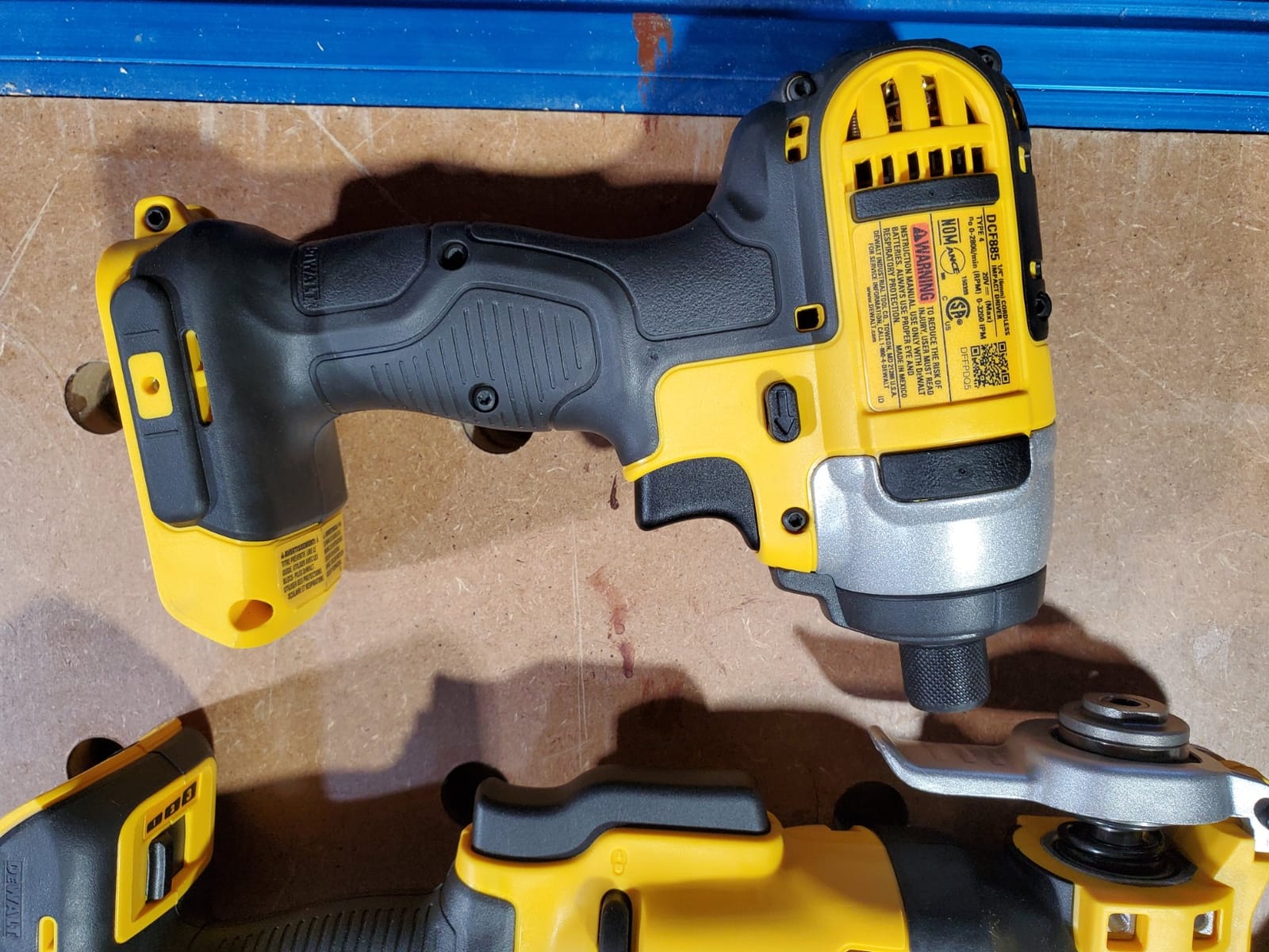 DEWALT Tools 5 Tool Power Tool Combo Kit, Cordless Drill Impact Driver Saw Oscillating Multi-tool Set with 20V MAX Battery and Charger (DCK551D1M1) customer photo 2