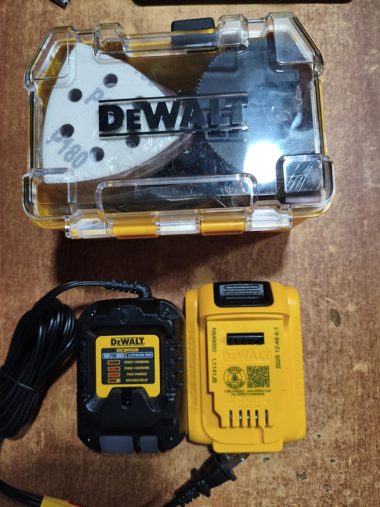 DEWALT 20V MAX XR Oscillating Tool Kit with Blades, 3 Speed Cordless Brushless Multitool, Up to 20,000 OPM, LED Light, Battery and Charger Included (DCS356C1) customer photo 1