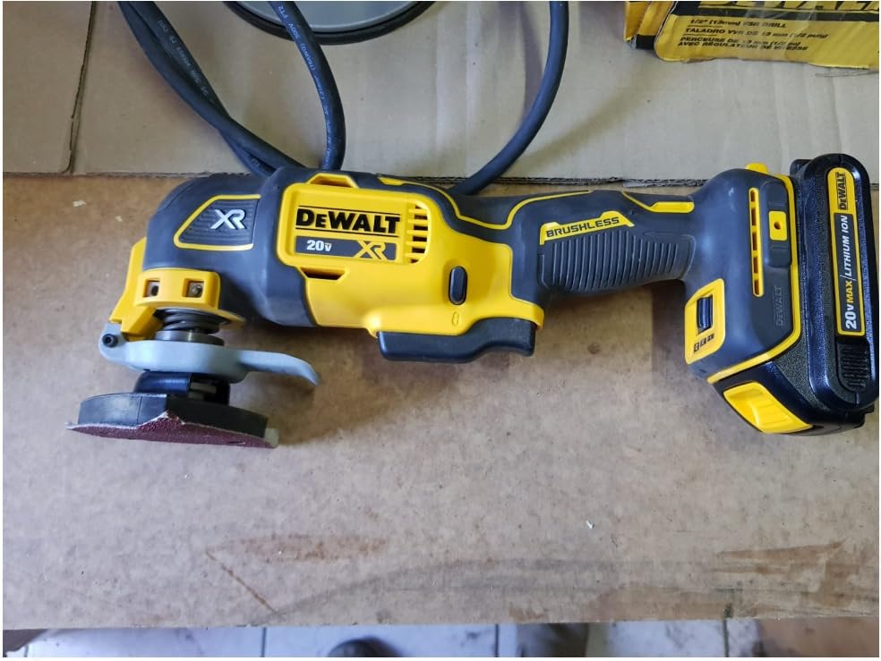 DEWALT 20V MAX XR Oscillating Tool Kit with Blades, 3 Speed Cordless Brushless Multitool, Up to 20,000 OPM, LED Light, Battery and Charger Included (DCS356C1) customer photo 2