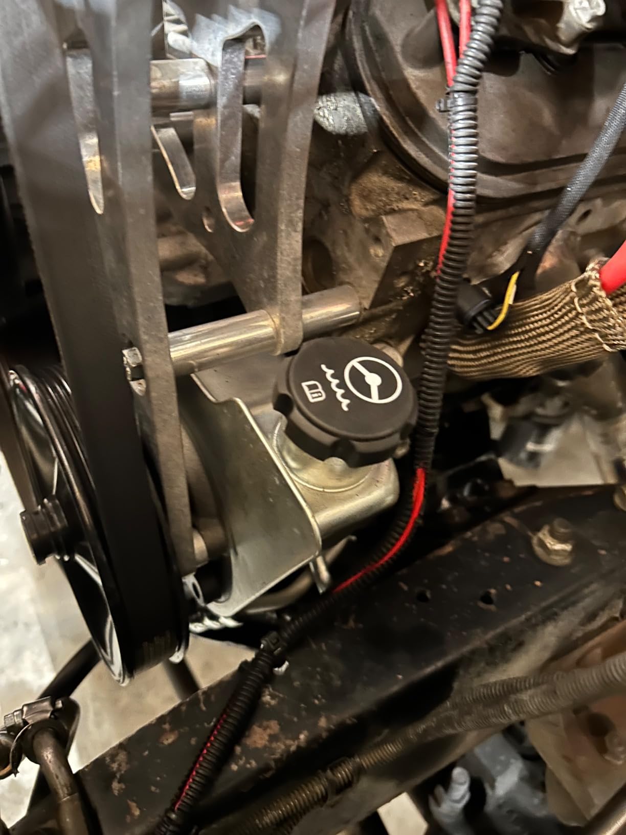 A-Premium Power Steering Pump, with Reservoir customer photo 1