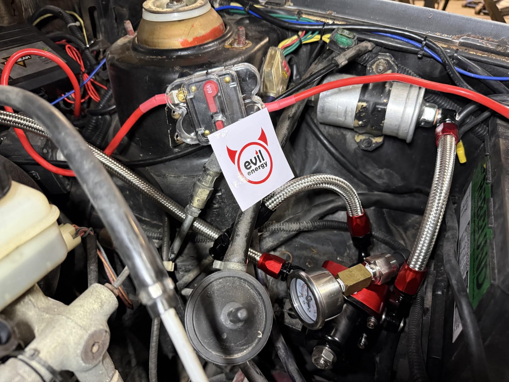 EVIL ENERGY Fuel Pressure Regulator 6AN EFI Bypass Return Adjustable (30-70PSI), Red customer photo 2