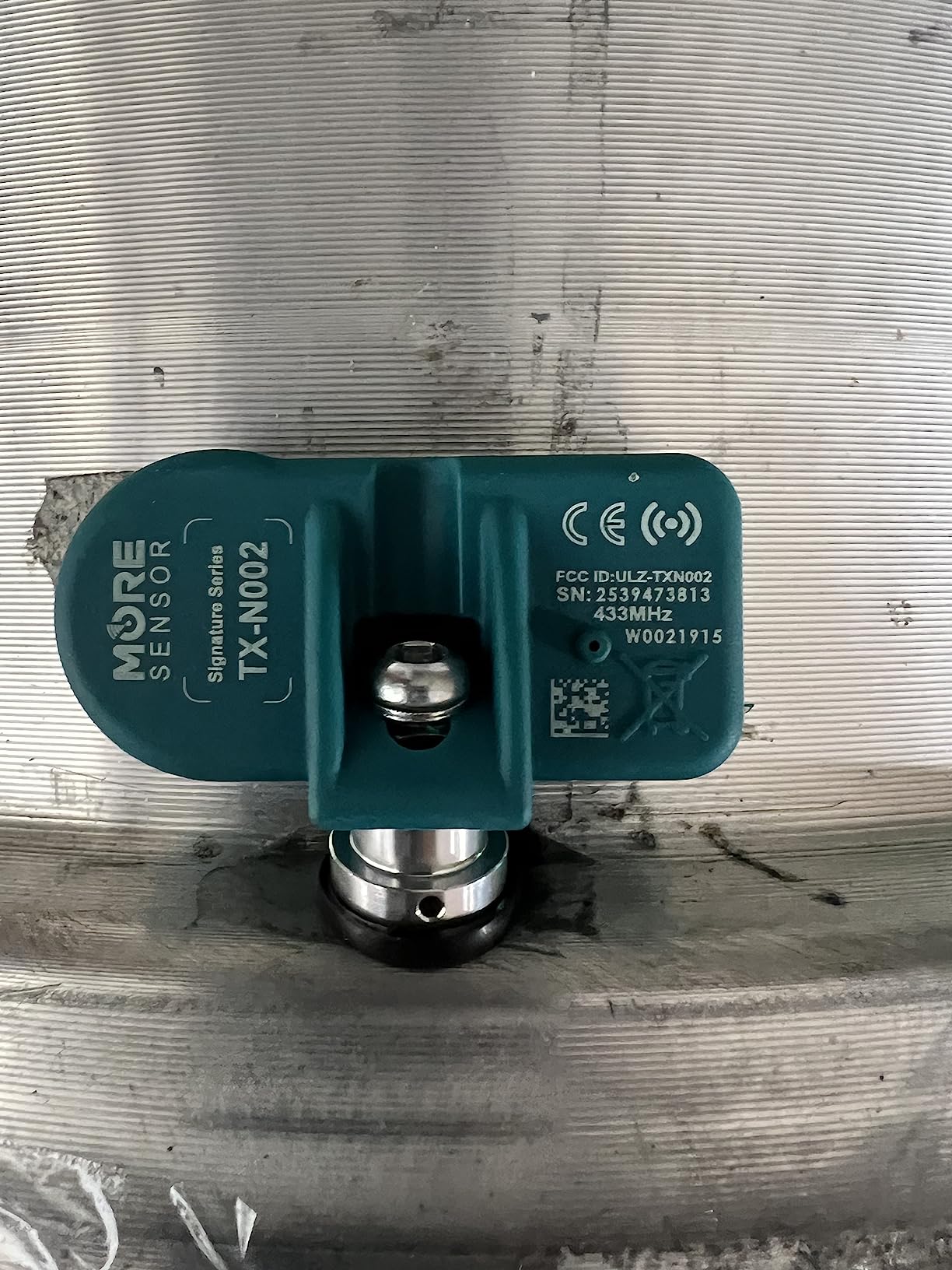 MORESENSOR Signature Series 433MHz TPMS Tire Pressure Sensor 4-Pack | Preprogrammed for Select 200+ European Brand Models | Replacement for 36106856227 | Clamp-in | NX-S004-4 customer photo 2