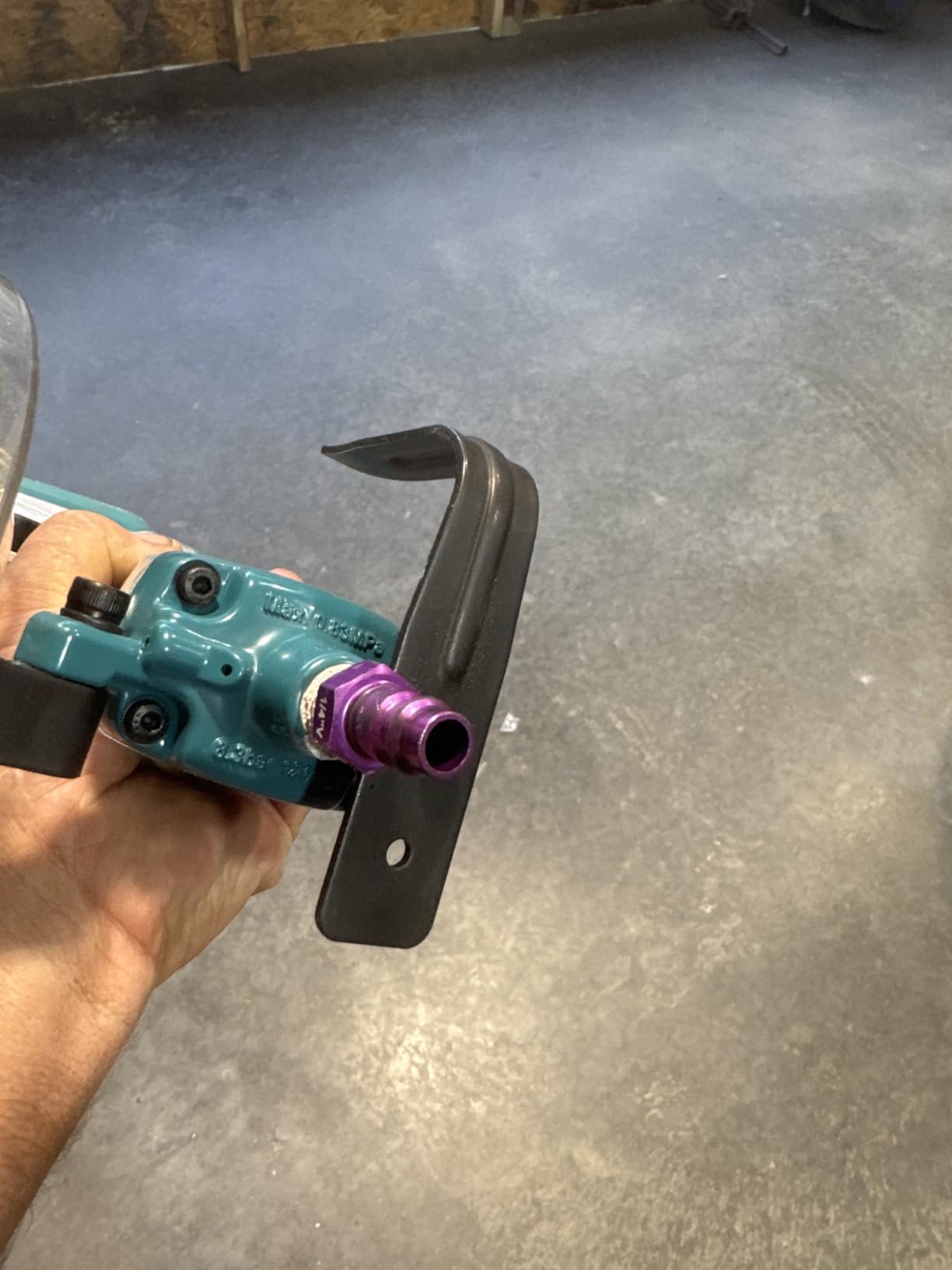 Makita AN613 Pneumatic 15° 2-1/2