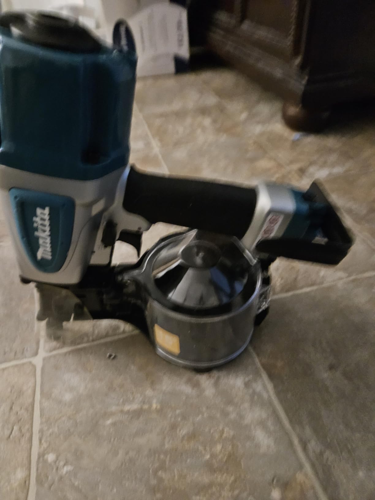 Makita AN613 Pneumatic 15° 2-1/2