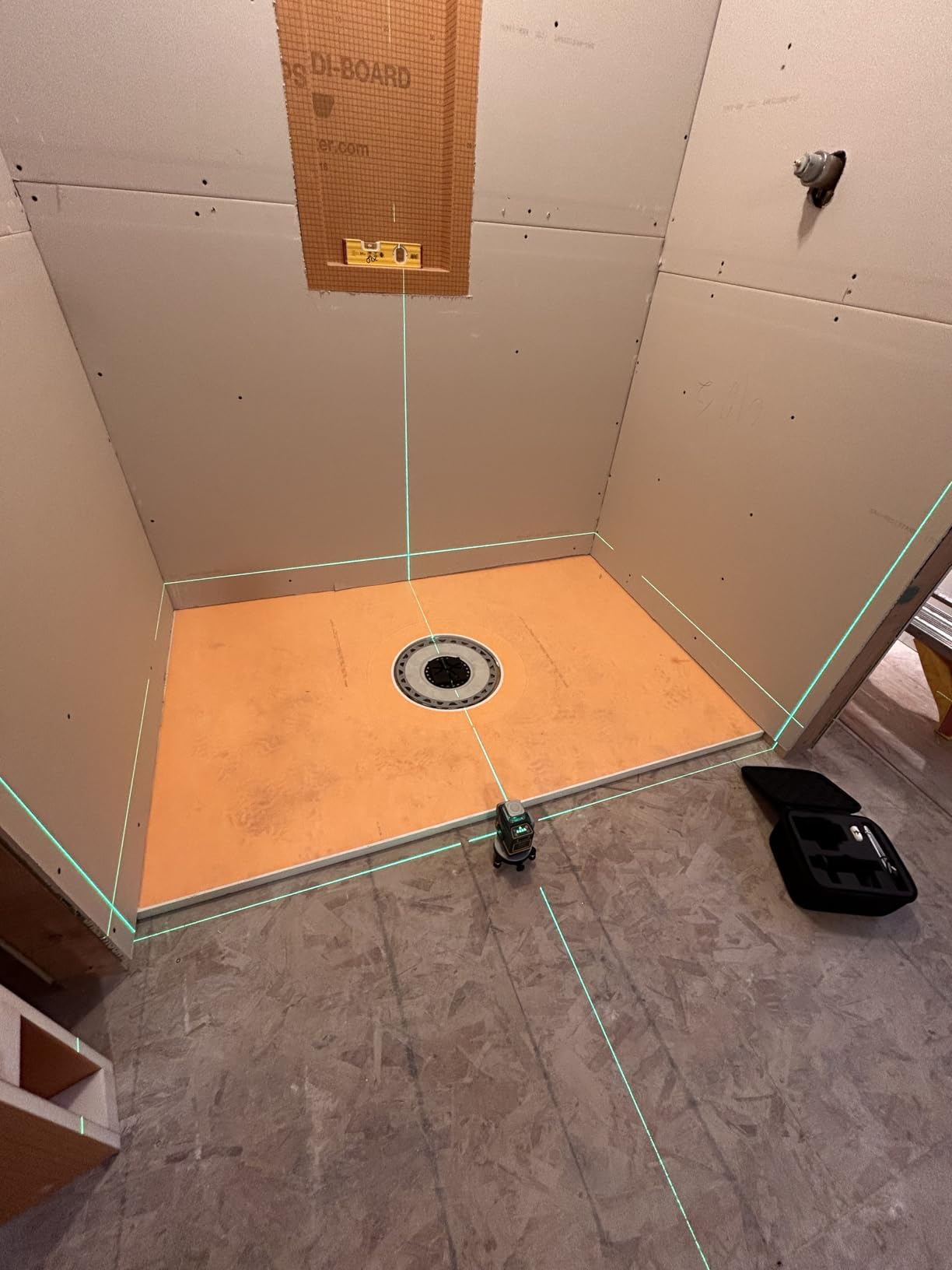 CIGMAN Laser Level Self Leveling 3x360° for Picture Hanging & Construction customer photo 1