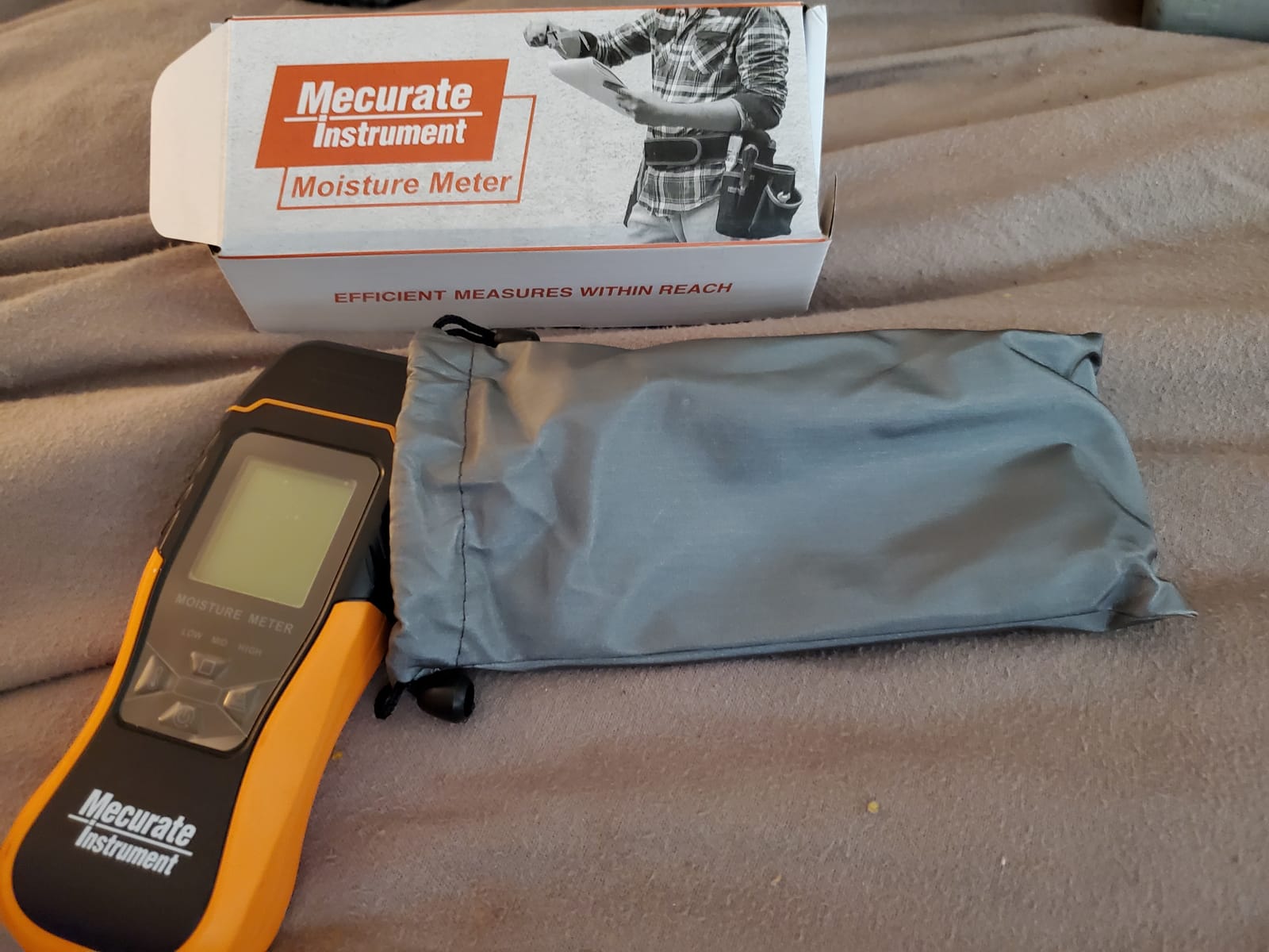 Mecurate Digital Pin Type Wood Moisture Meter with 3 Colored Indicators, Moisture Detector 2 Mode 8 Calibration Large Backlit for Wood, Wall, Firewall (Orange) customer photo 2