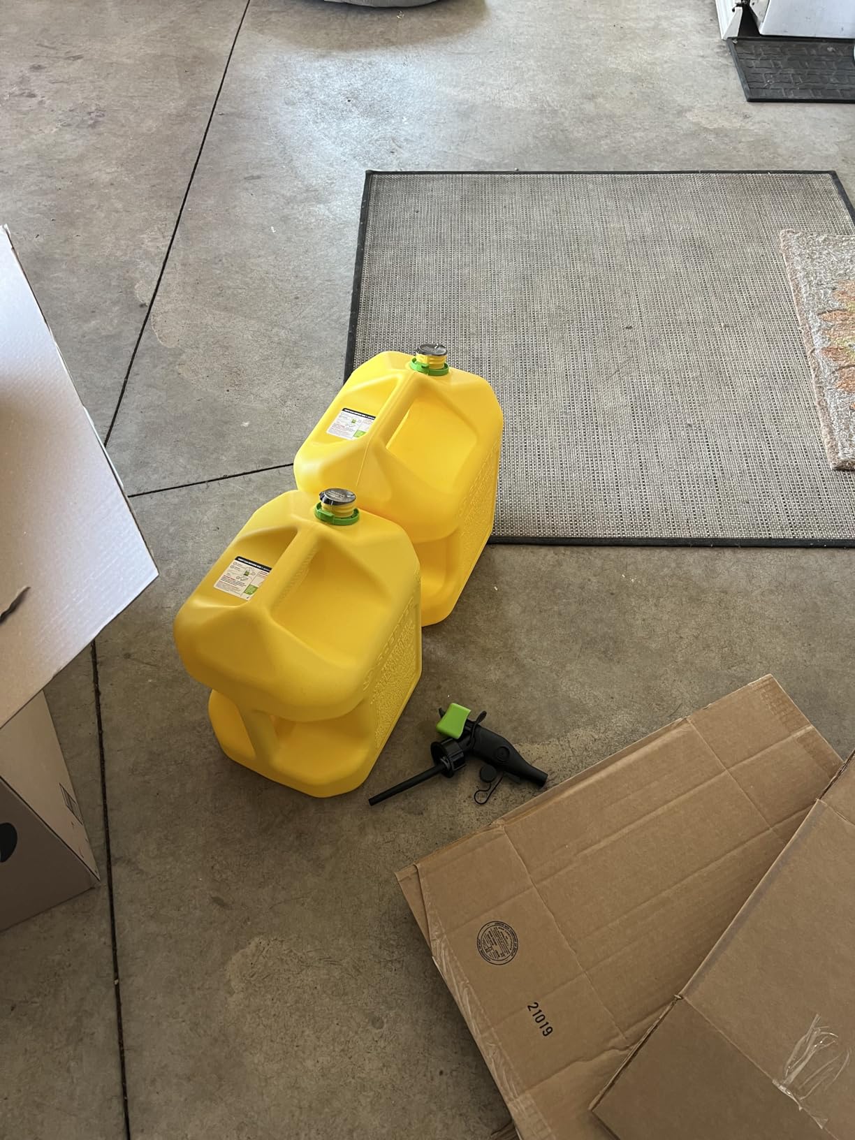 Scepter 5G Gas Can with Spill Proof SmartControl Spout, Diesel Only, Yellow customer photo 2
