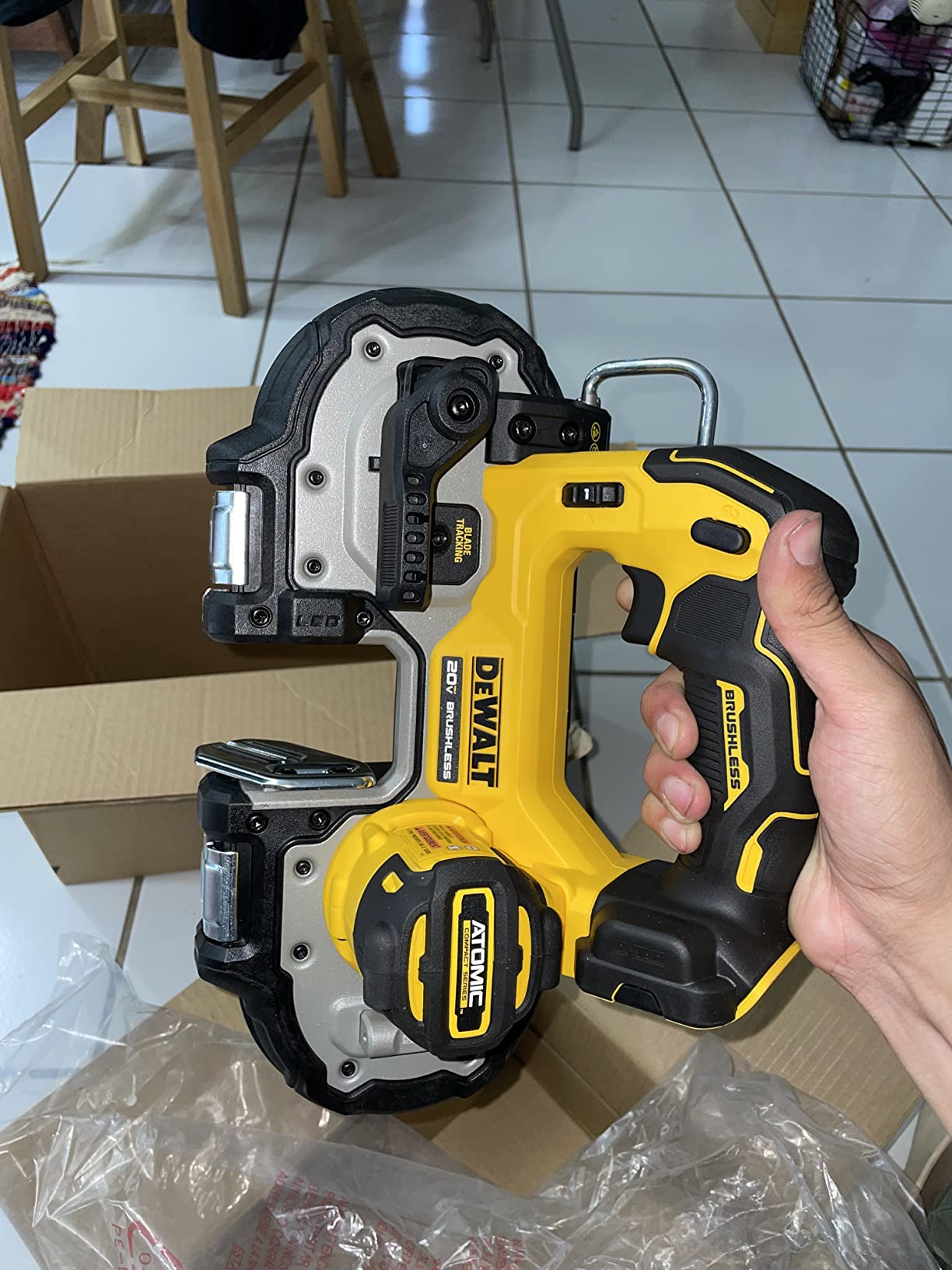 DEWALT ATOMIC 20V MAX Brushless Cordless 1-3/4 in. Compact Bandsaw, Bare Tool Only (DCS377B) customer photo 1