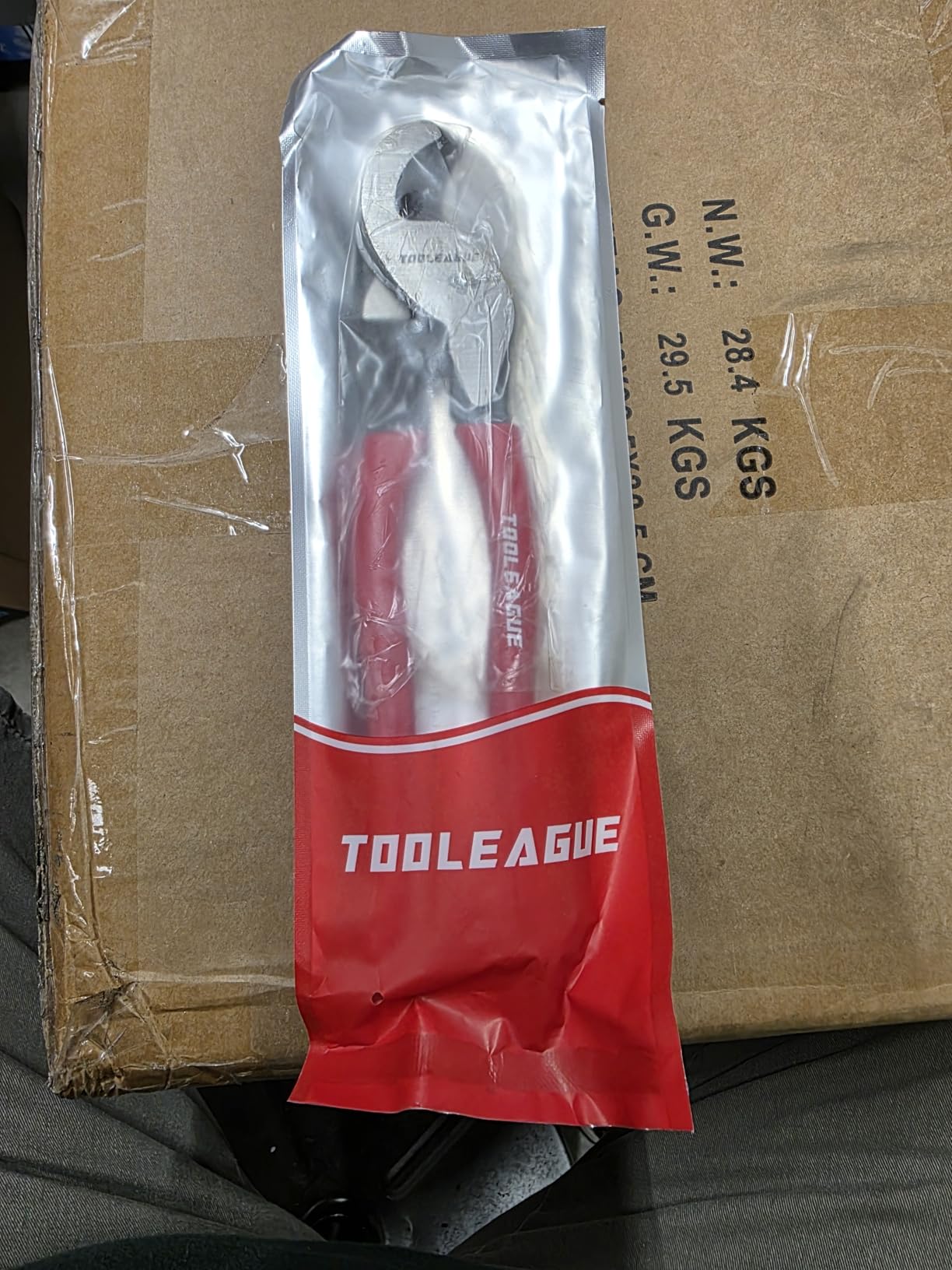 TOOLEAGUE 10 inches Cable Cutter,Heavy Duty Cable Cutting Plier, Red customer photo 1