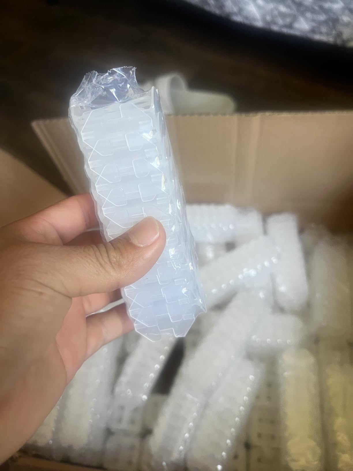 300PCS Tile Leveling System Reusable Tile Wedge for 1/8