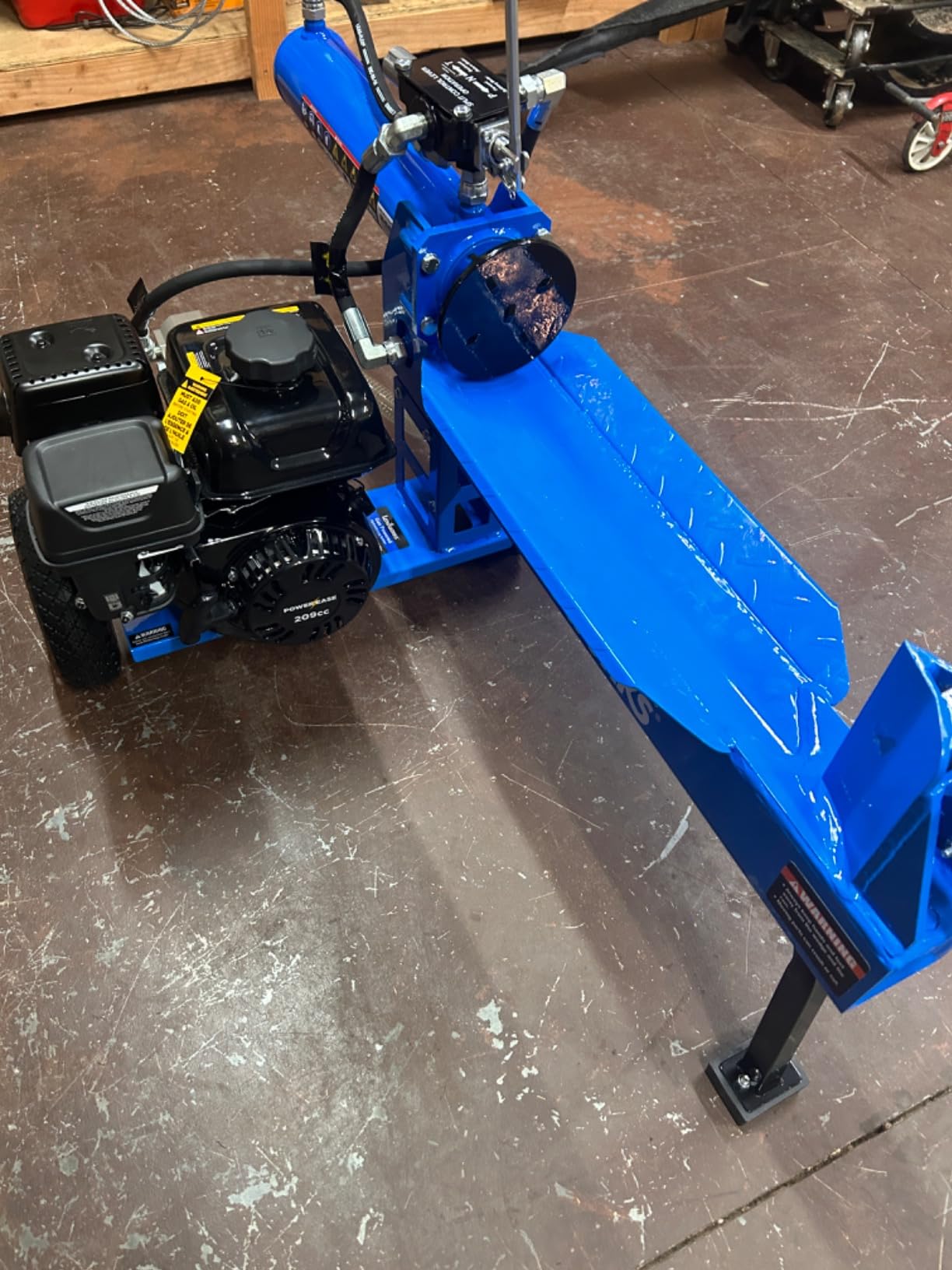 Landworks Portable 20-Ton Gas Log Splitter, 7 HP, Rapid Auto Return customer photo 1