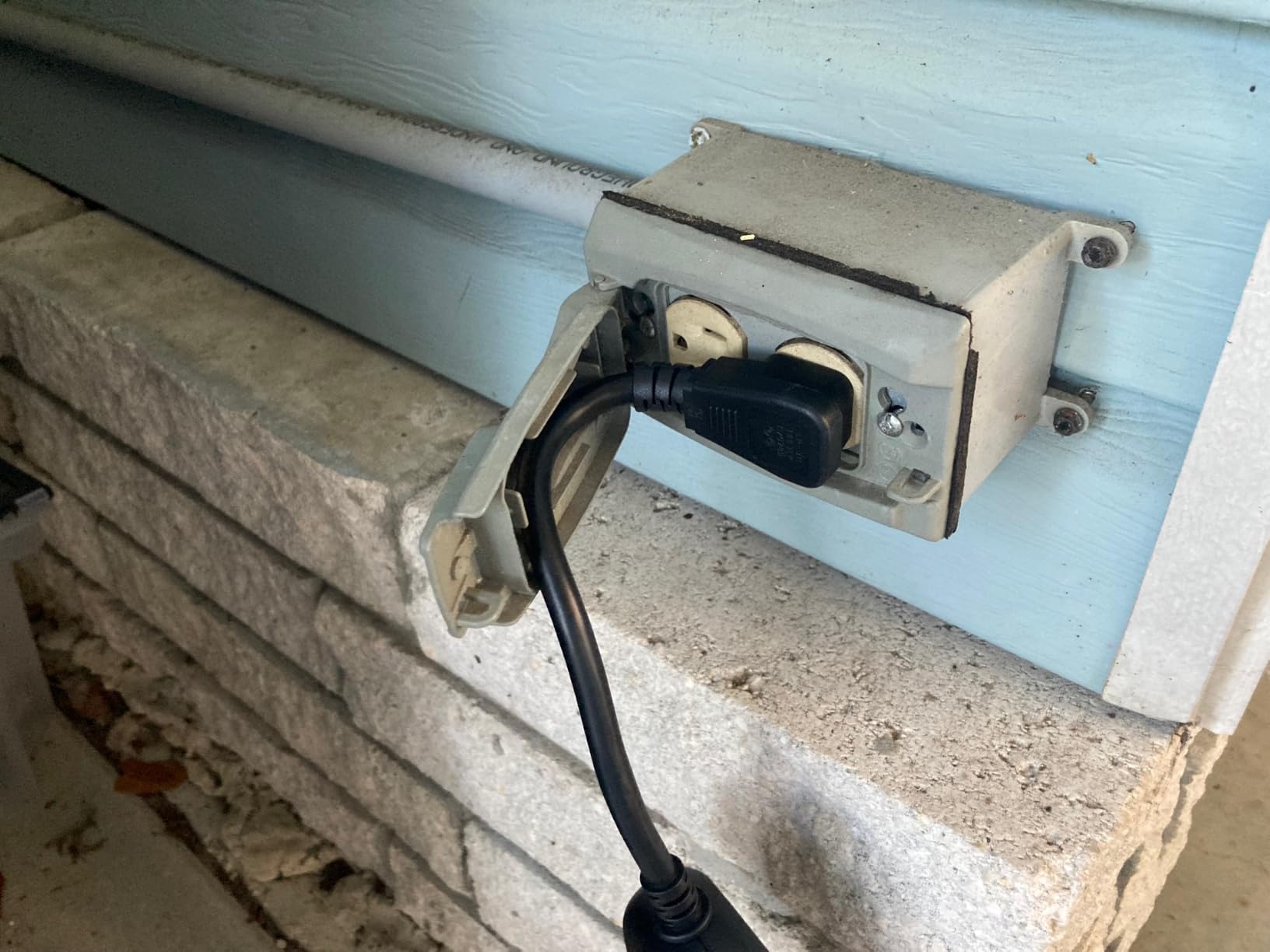 Kasa Outdoor Smart Plug KP401, Smart Home Wi-Fi Outlet Timer customer photo 1
