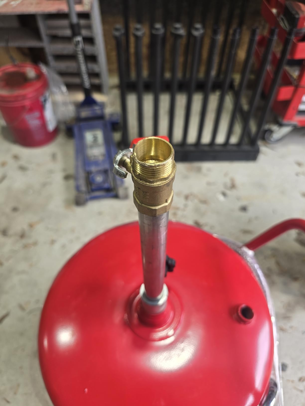 AAIN AO5 5 Gallon Portable Steel Oil Drain, Heavy-Duty Waste Oil Drain Tank customer photo 1