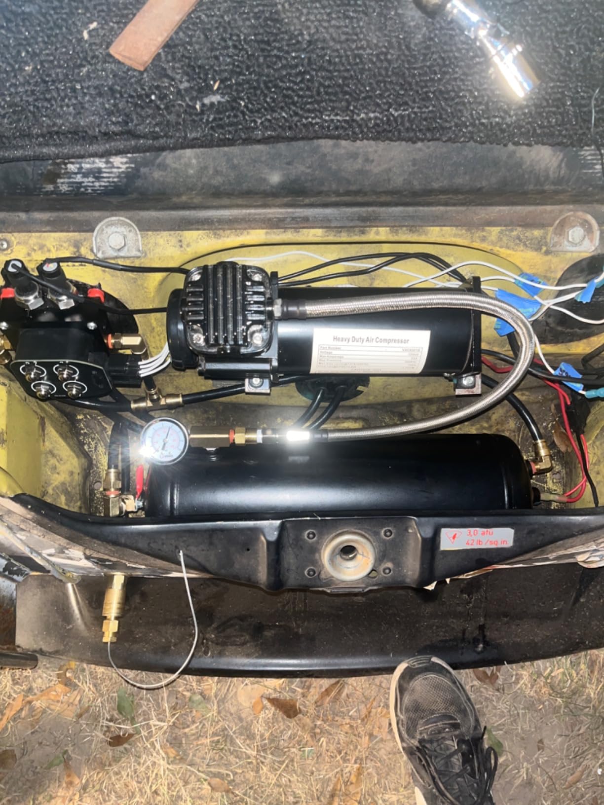Vixen Horns 12V Air Compressor Kit 200 PSI with 1.5 Gallon Tank VXO8315B For Train Horn, Air Suspension | Includes Gauge, Pressure Switch, Drain/Safety Valve, Fittings, Fuse, Hose, Thread Sealant customer photo 1