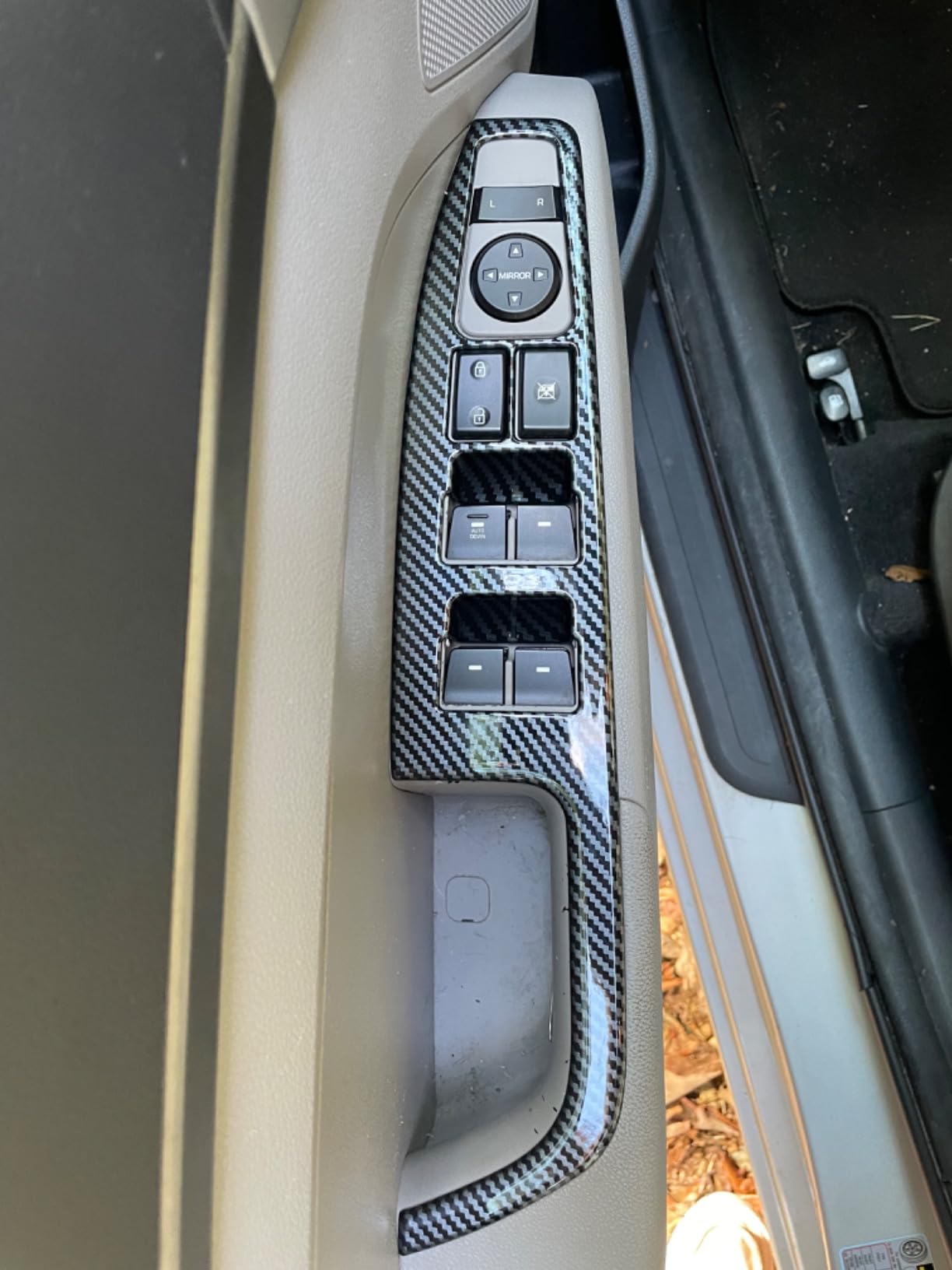 ruihe 4pc Carbon Fiber Color Automobile Door Window Control Panel Cover Trim Fit for Hyundai Elantra 2017 2018 2019 2020 North American Version Rear Door Without seat Heating customer photo 2