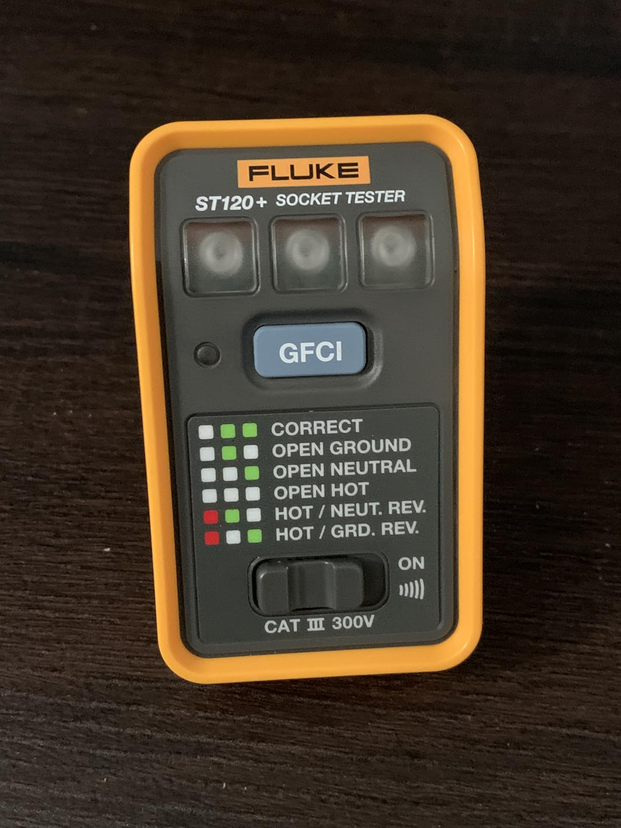 Fluke ST120+ GFCI Socket Tester with Audible Beeper customer photo 2