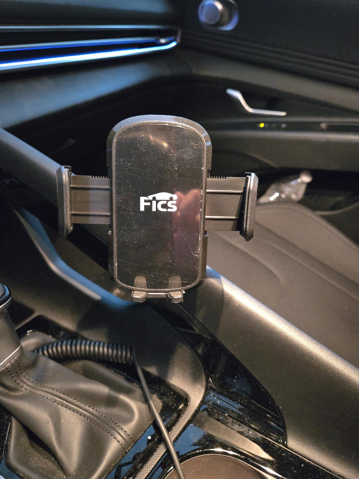 FICS Car Phone Holder for Hyundai Elantra 2021, 2022, 2023, 2024, 2025, 2026 – Custom-Fit Mount for Seamless Display Integration, Interior Accessories for Navigation Use, Stable Driving View customer photo 2