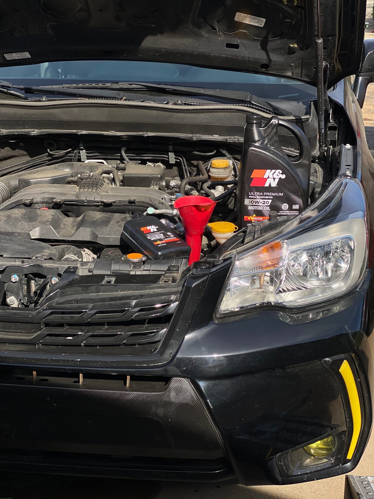 K&N Motor Oil: 5W-30 Synthetic Engine Oil: Premium Protection, High Mileage, 5 Quarts customer photo 1