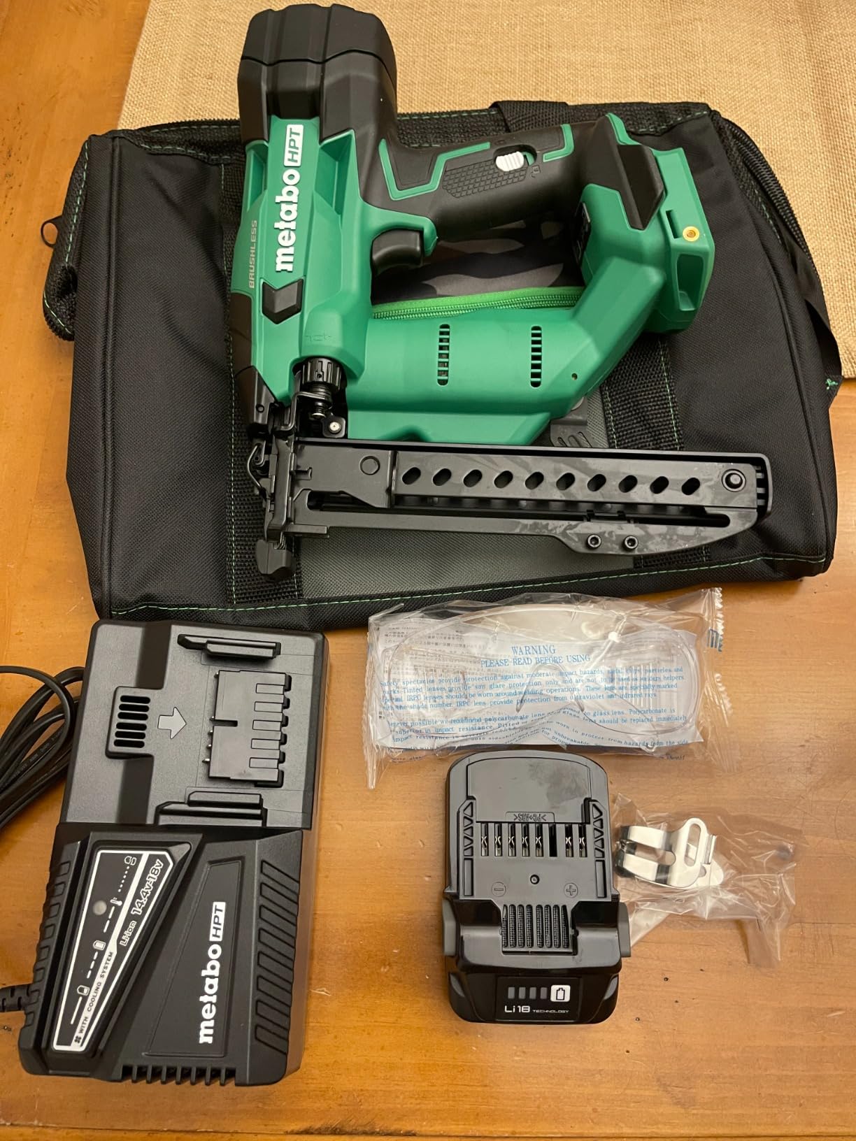 Metabo HPT 18V MultiVolt Brushless 18 Gauge Narrow Crown Stapler, N1804DA customer photo 2