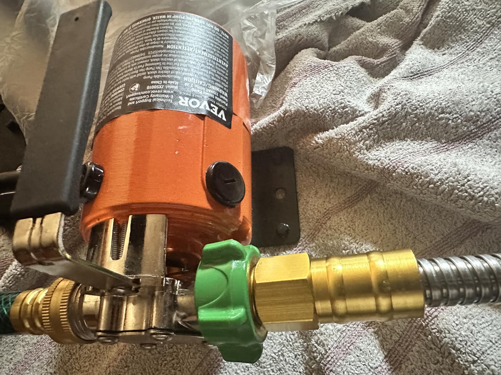 VEVOR Cast Iron Water Transfer Pump, 115V AC, 1600 GPH 1/2HP, Portable customer photo 2