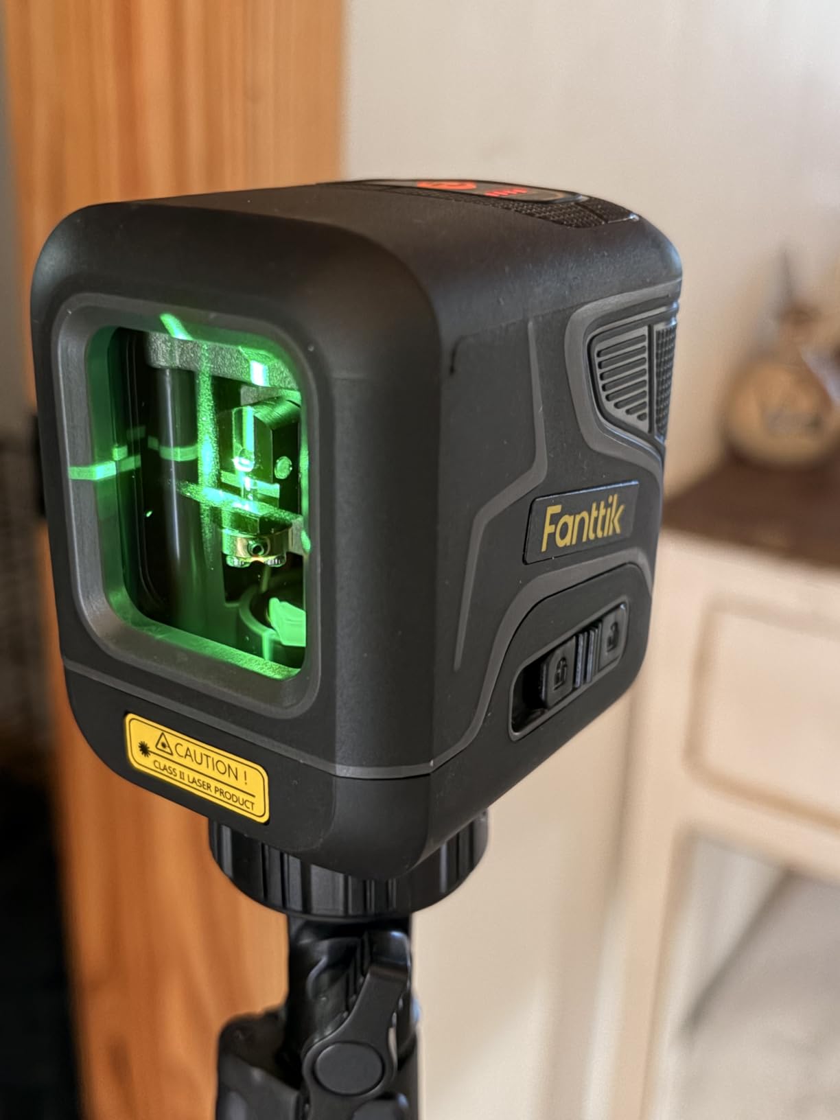 Fanttik D2 Pocket Green Laser Level for Picture Hanging and Home DIY customer photo 2