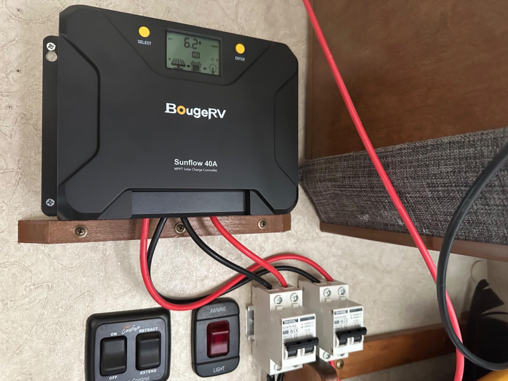 BougeRV MPPT Solar Charge Controller 40A, w/ Low-Temp Cut-Off, APP Control, Backlit LCD, 40 Amp Solar Panel Regulator 12V/24V for LiFePO4, SLD, Gel, FLD, AGM Battery, RV, Marine, Upgraded customer photo 1